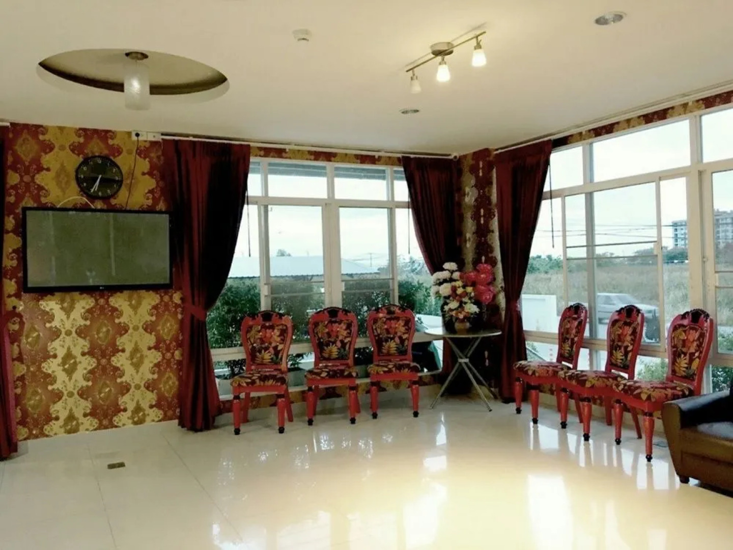 Grand Holiday Residence