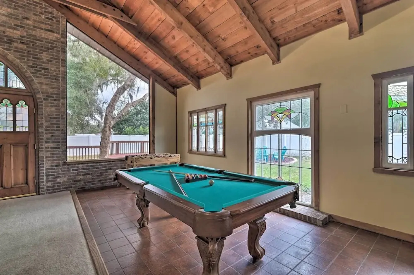 Grand Valrico Home w/ Deck, Fire Pit & Yard!