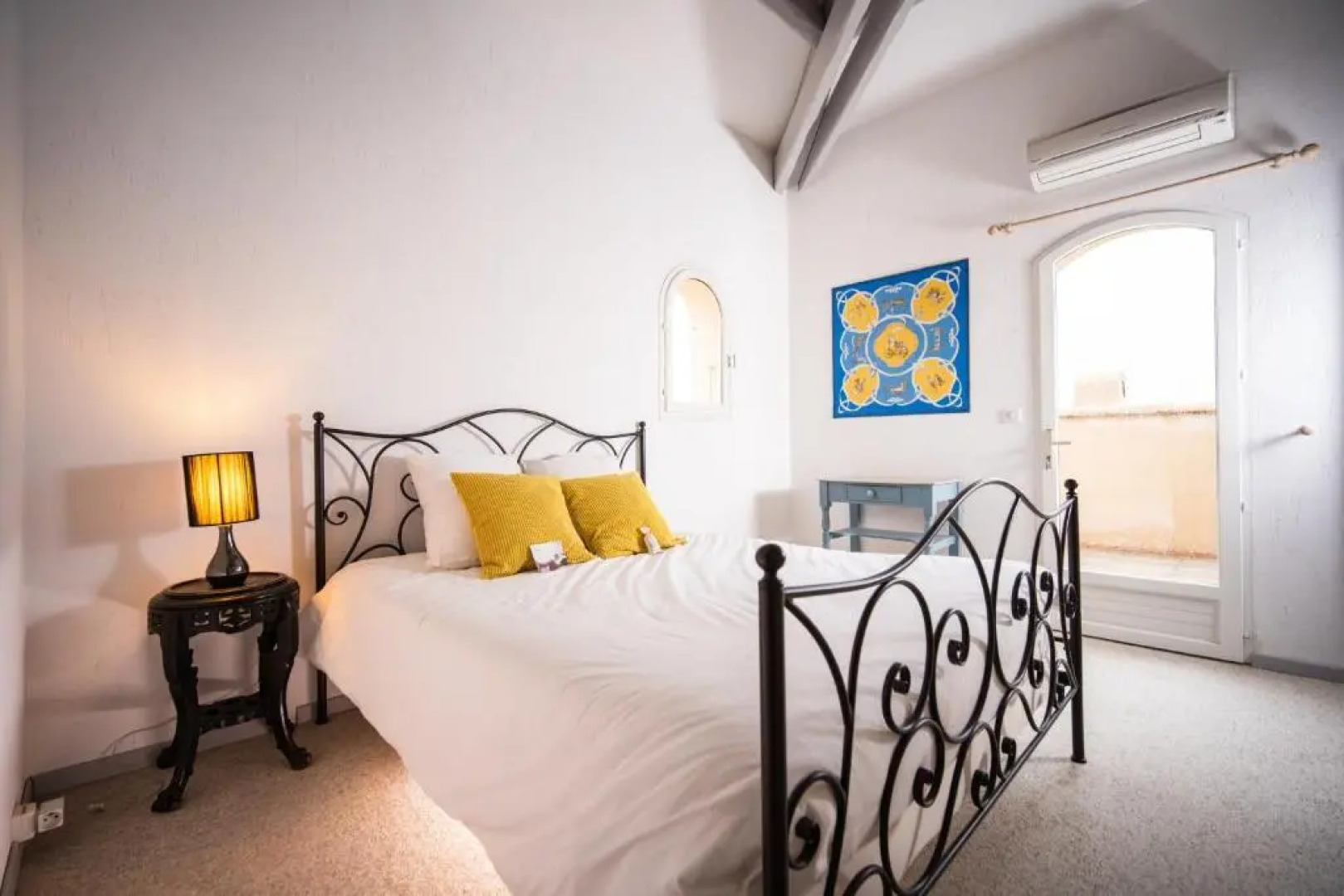 Villa Tessa for 14 people with private pool sauna and gym close to Aix en Provence