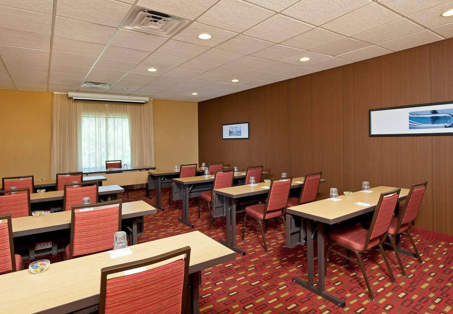 Courtyard Chicago Elmhurst/Oakbrook Area