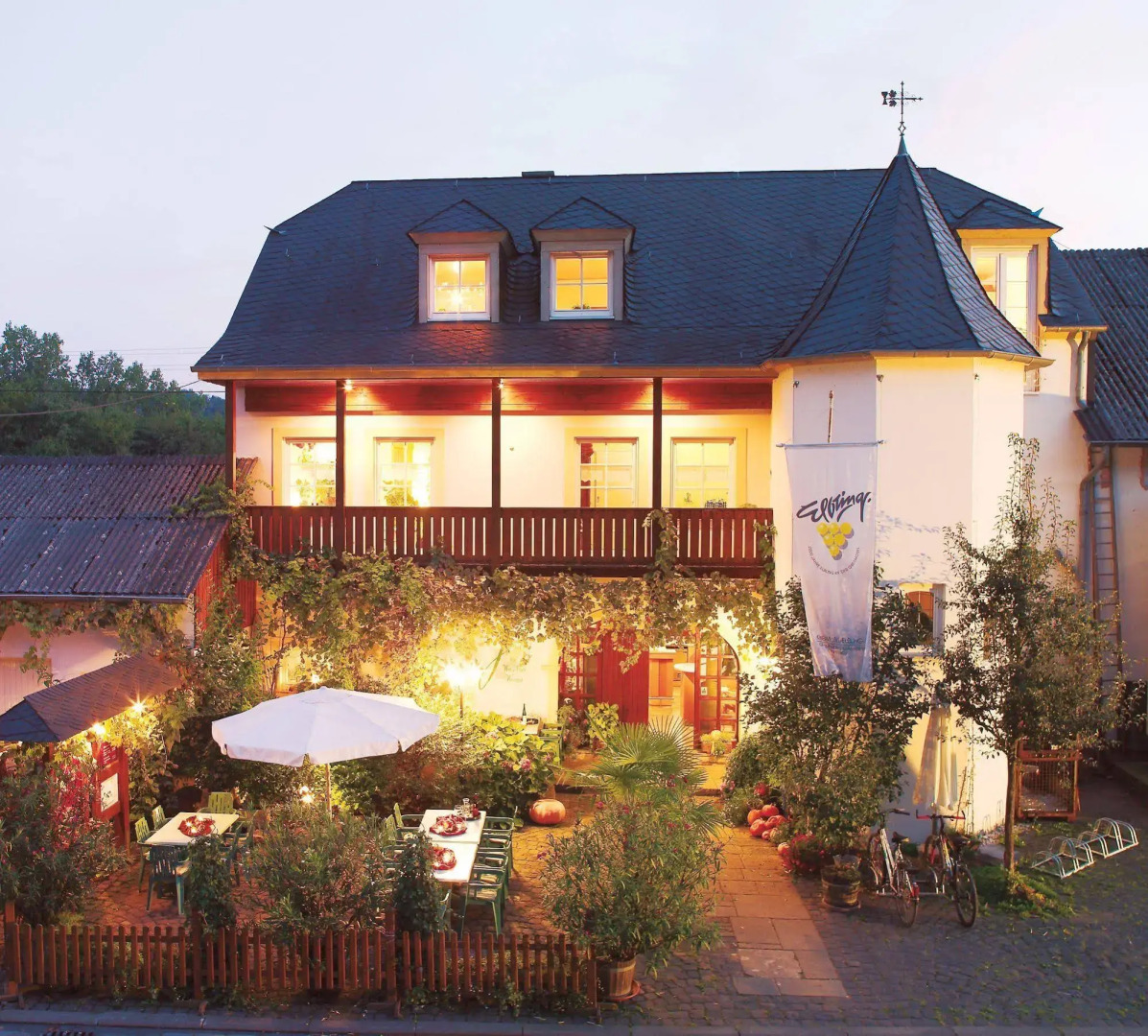 Johannishof Wine-Cafe & Guesthouse