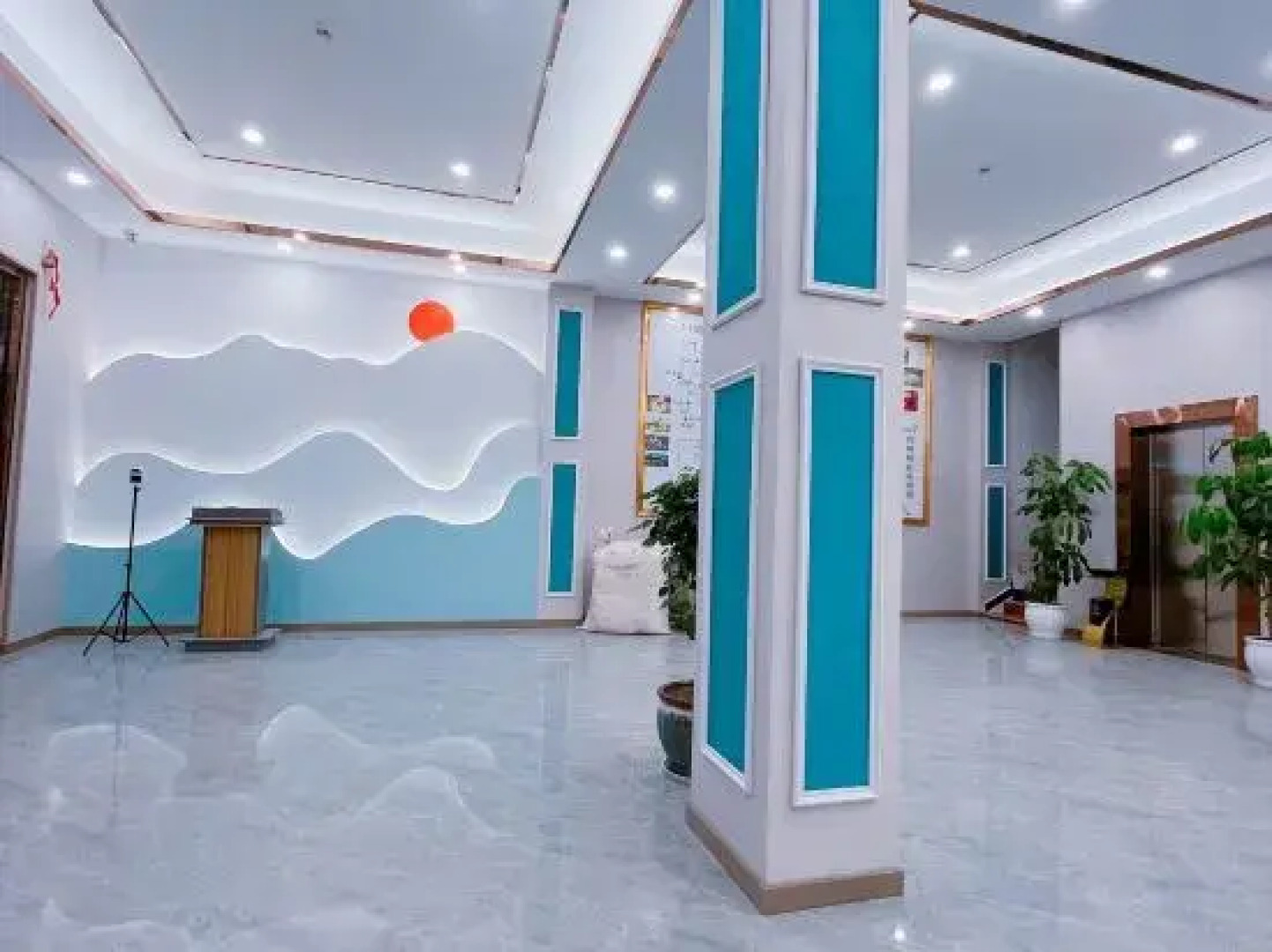 Xiduo Hotel （Ganzi Batang County Government Store）