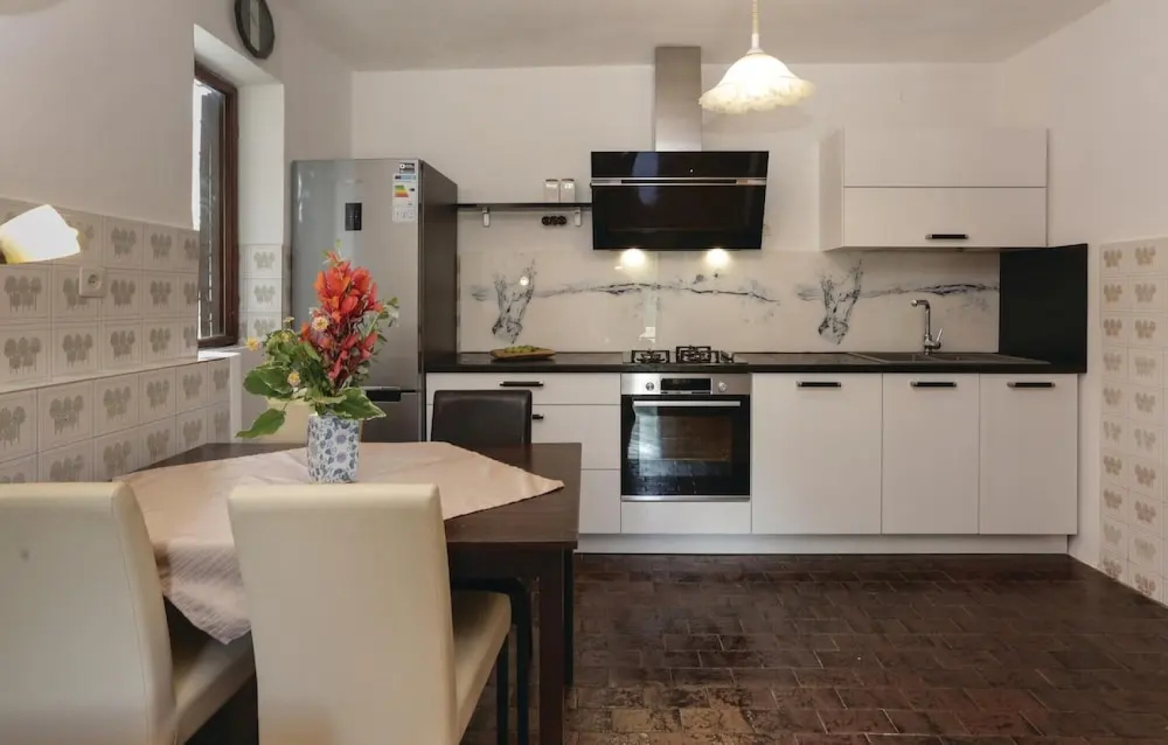 Awesome Home in Kastel Luksic With Sauna, Wifi and 6 Bedrooms