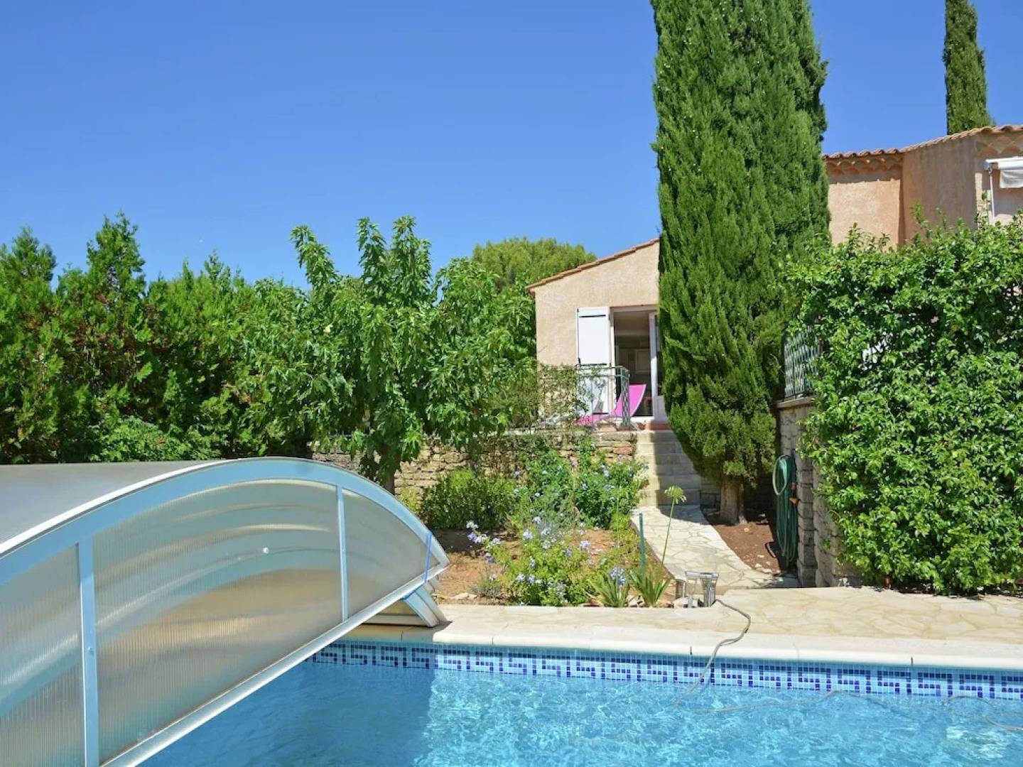 Beautiful Holiday House With Airco and Private Pool Near Uzès