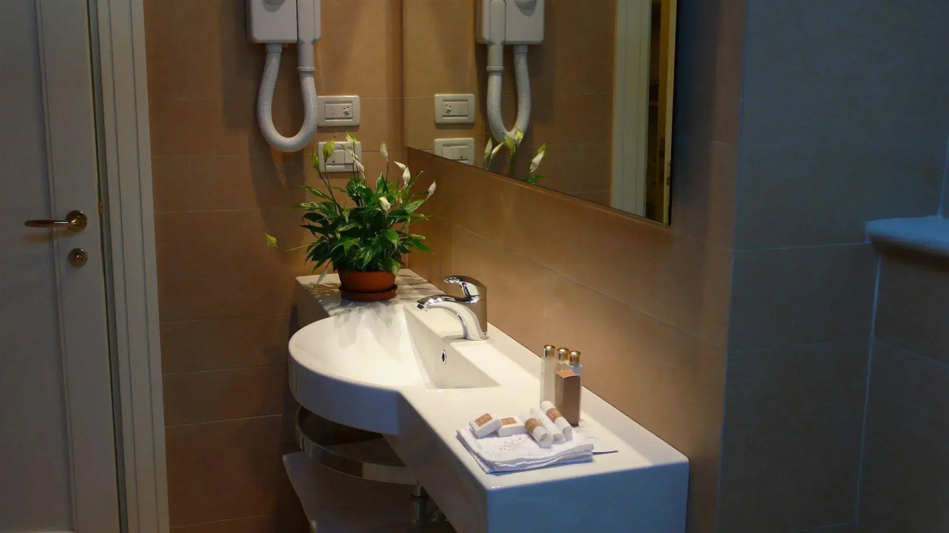Hotel & Residenza 100 Torri