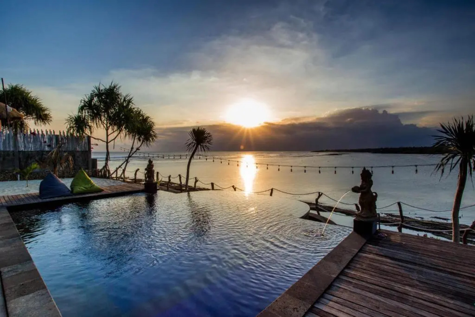 Nusa Veranda Sunset Villas & Restaurant