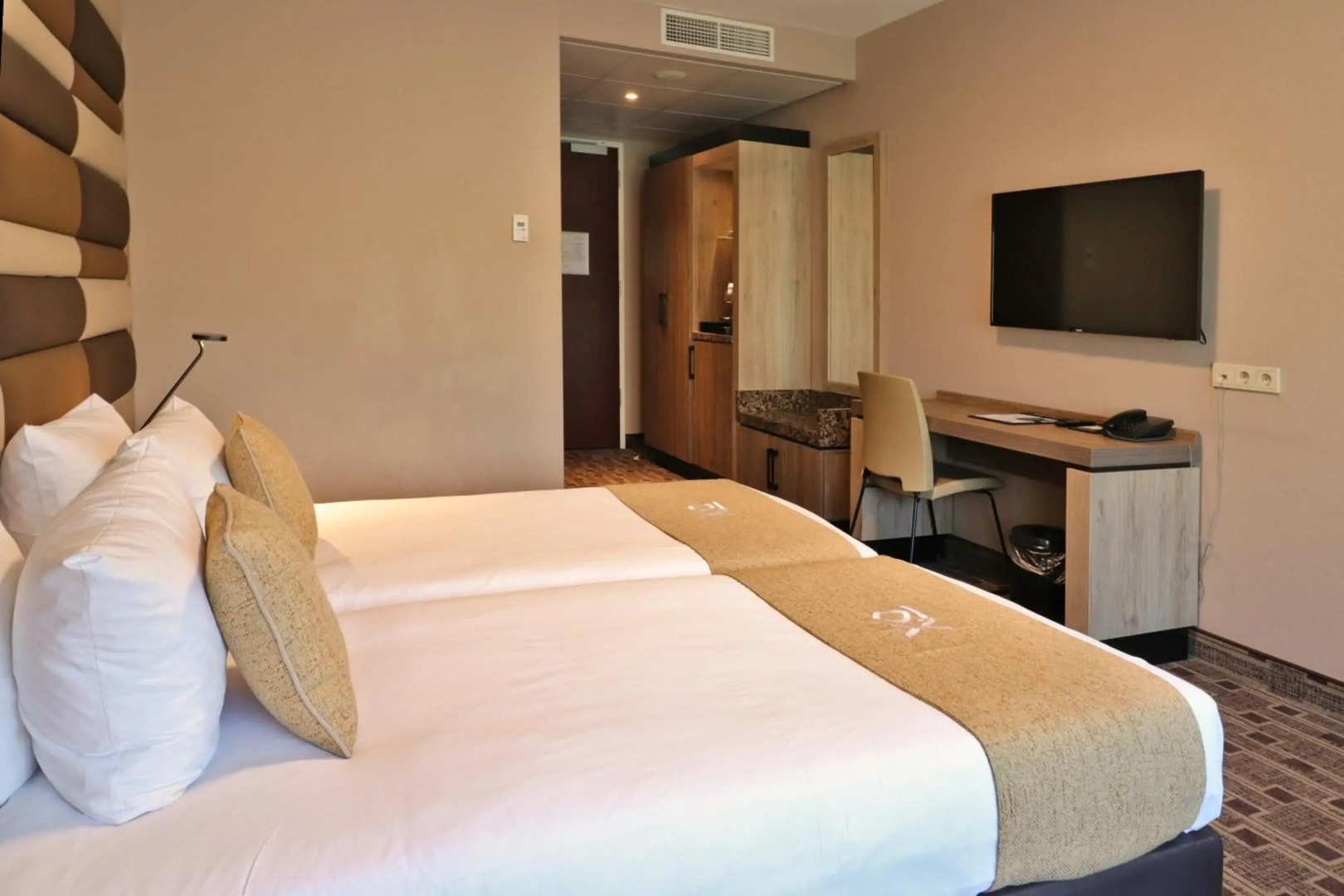 SB Living Place Hotel Phuket Town