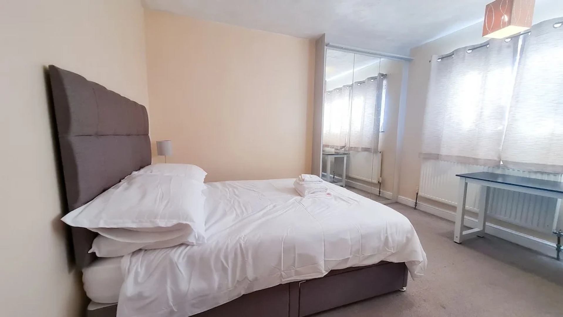 Room-cosy Double Private Bedroom 2-3