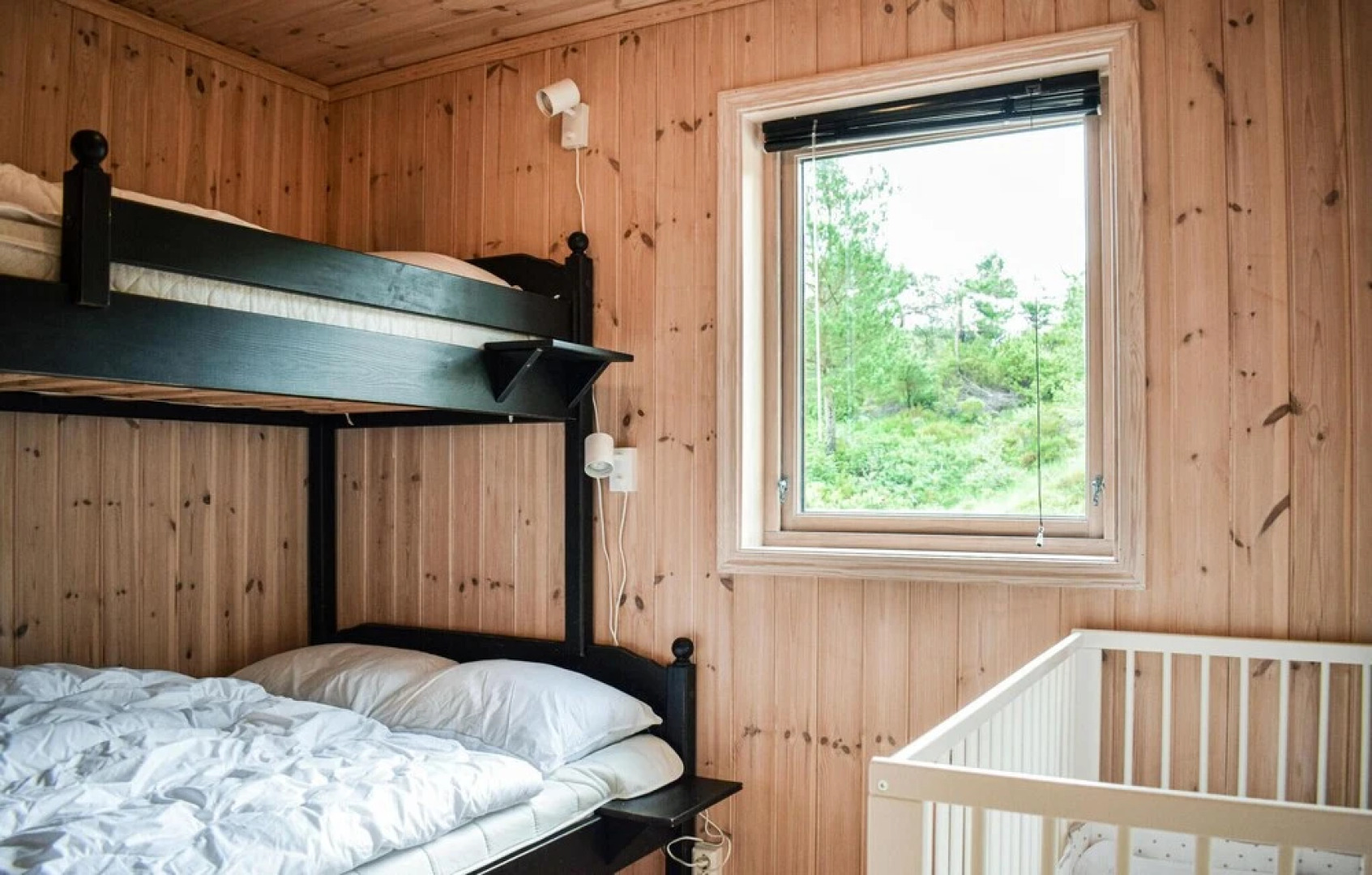 Stunning Home in Bjoa With 4 Bedrooms and Wifi