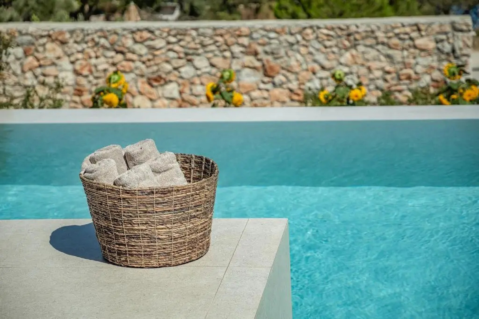 URANOS di GIOIA Villa with magnificent sea view and infinity pool 18x4m