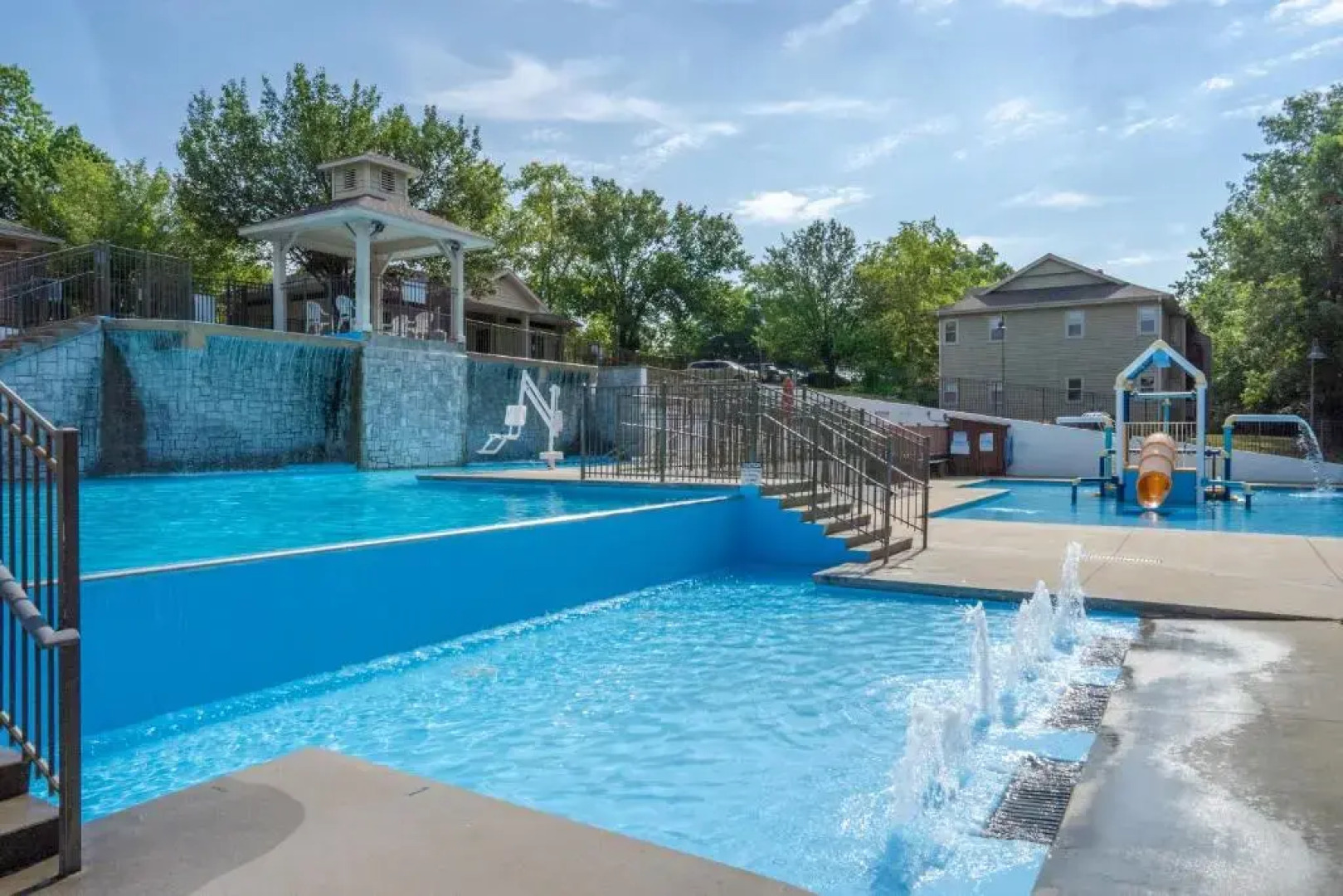 Stonebridge Village - Reeds Spring