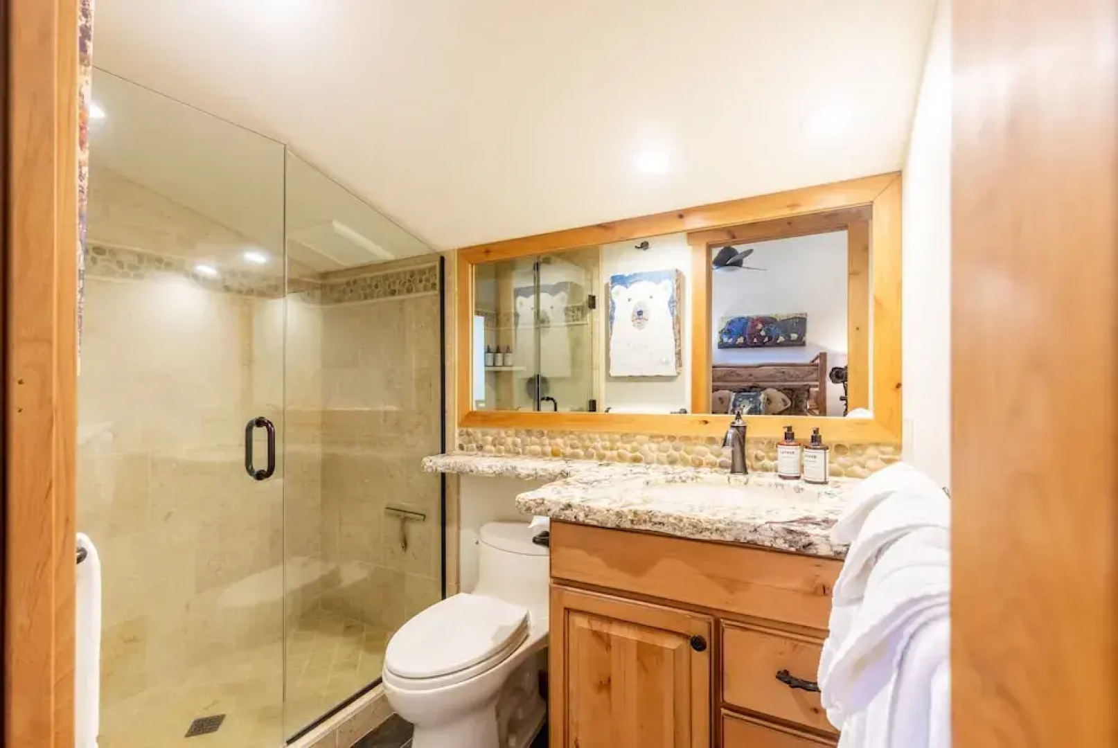 Beautiful Mountain 2 Bedroom Ski-In/Ski-Out in Ski Trails by RedAwning Save 10% on 3 Nights, 15% on 5 Nights!