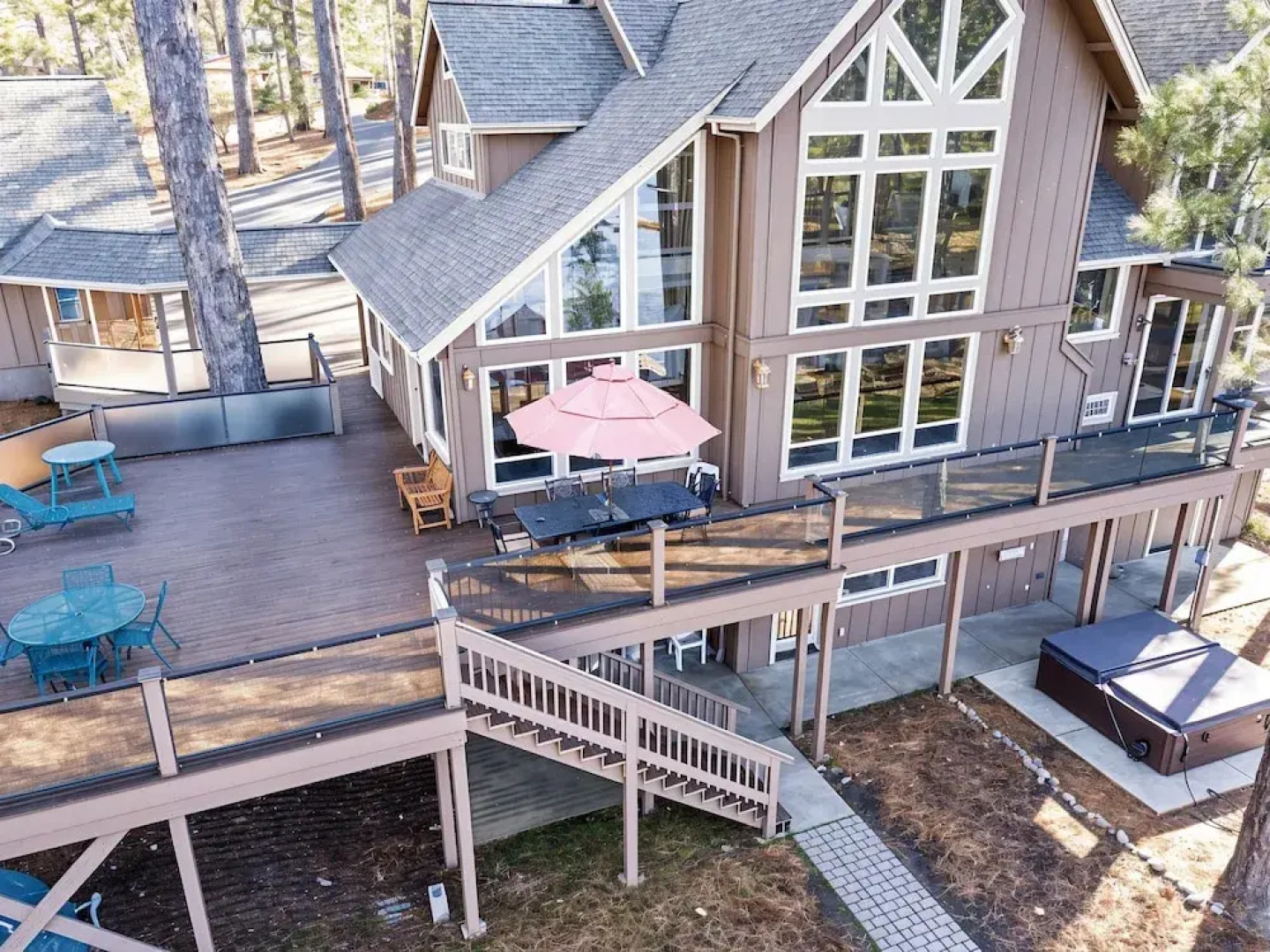 Casa Cassaretto - This Beautiful Lakefront Home is Only 50 yards from Marina Beach by Yosemite Region Resorts