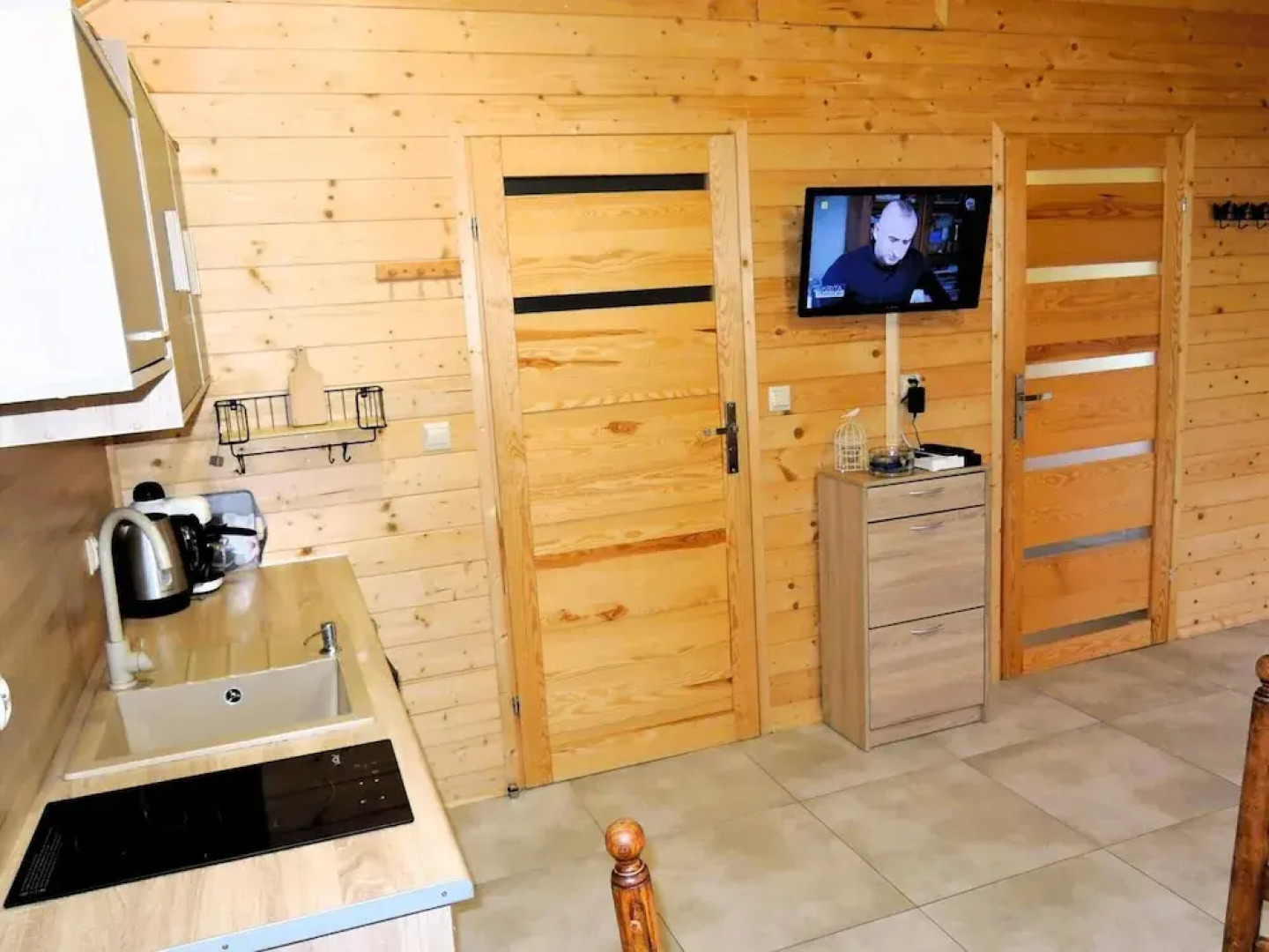 House by the Lake in Wiselka