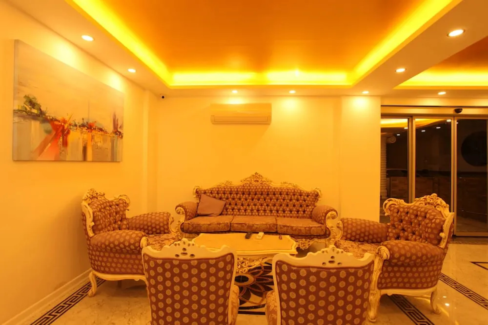 Golden Spark Apart Hotel