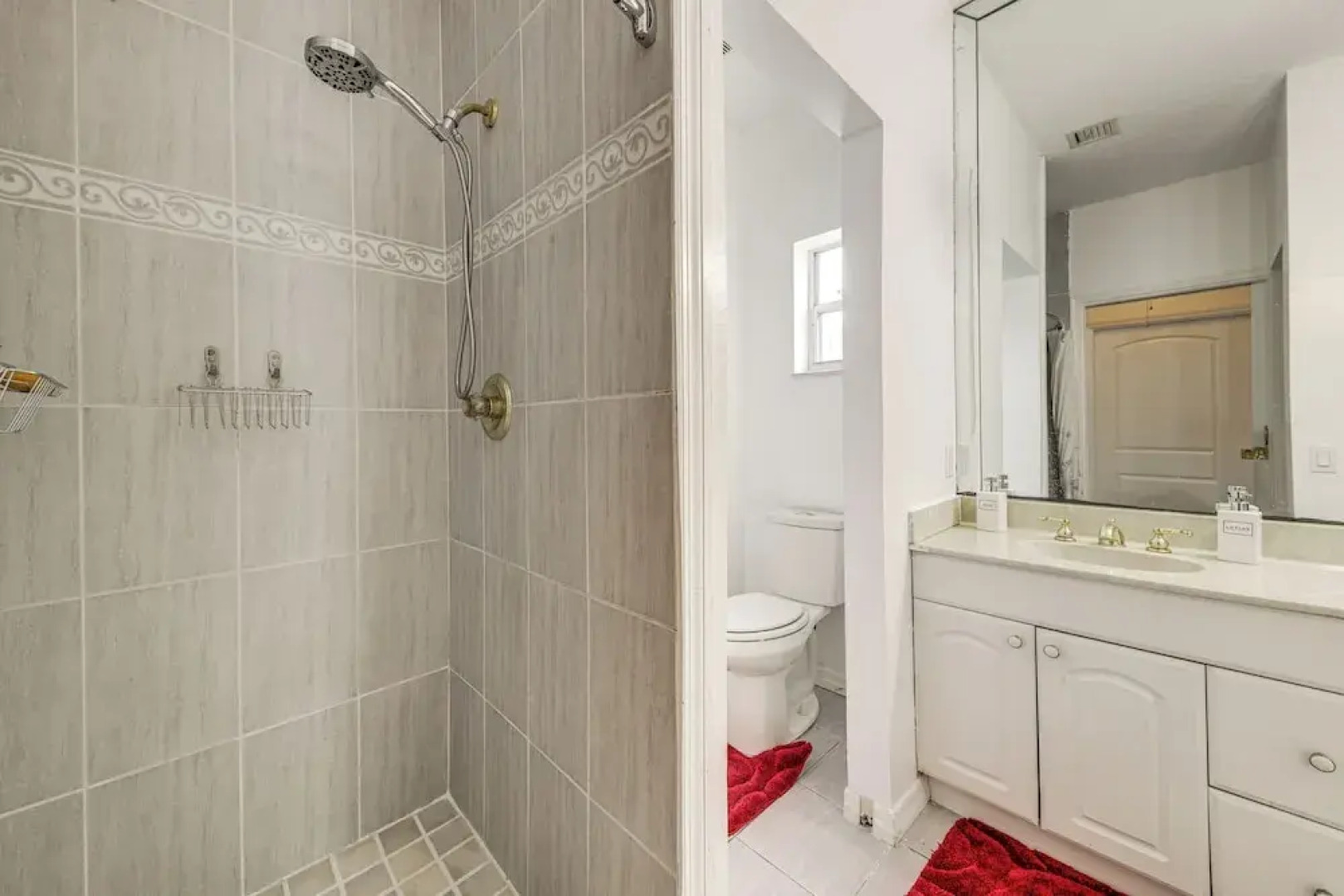 Swim, Barbecue & Game: Home 4 Mi to Pompano Beach!