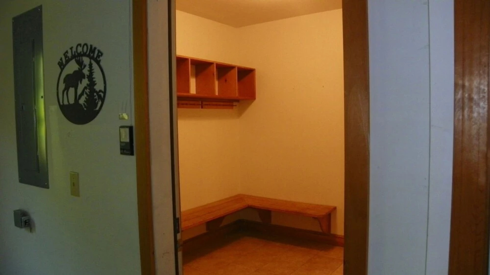 A Charming Private Home Rental, Beautifully Landscaped and Located in Forest Ridge, Lincoln, NH - Fr42l