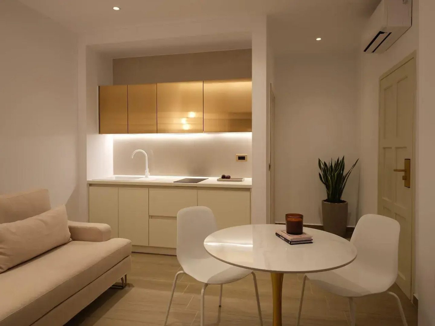 Golden Luxury Suites