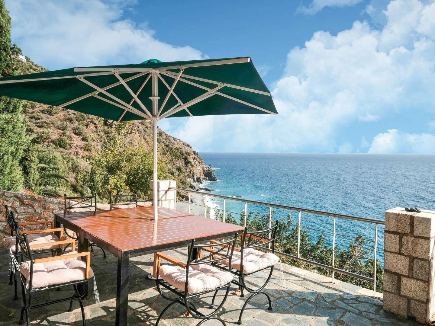 Spacious Villa near Sea in Pera Melana