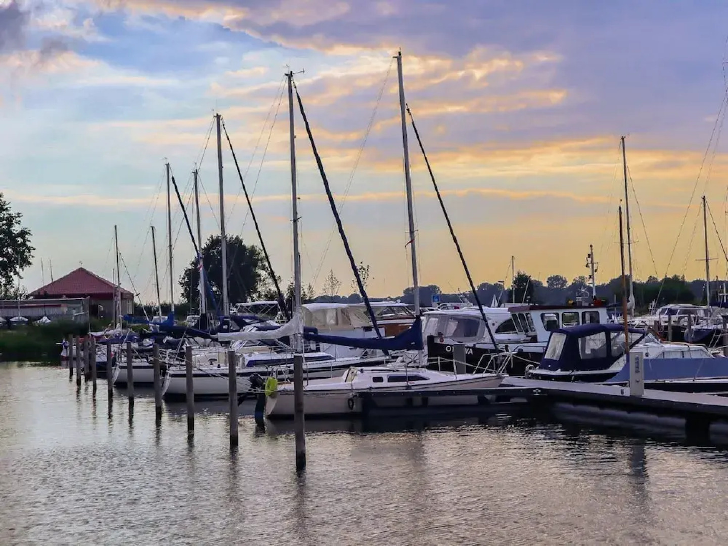 Villa With Roof Terrace Near Veluwemeer