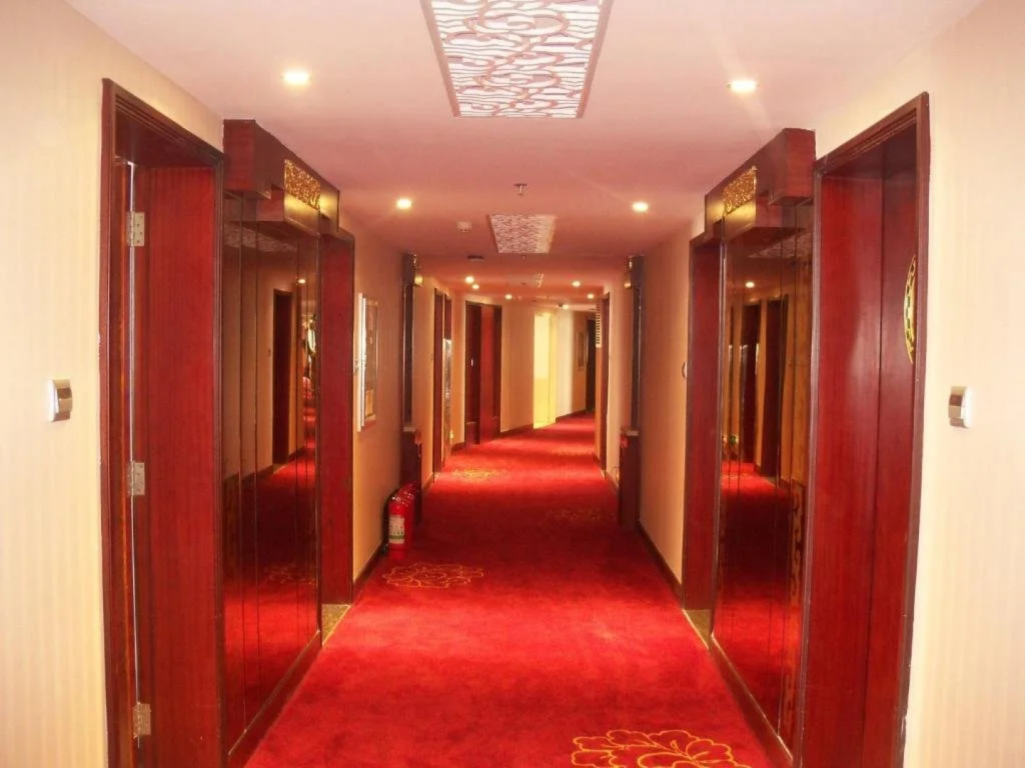 Luoyang Yingtianmen Xinyuan International Hotel (Luoyi Ancient City)