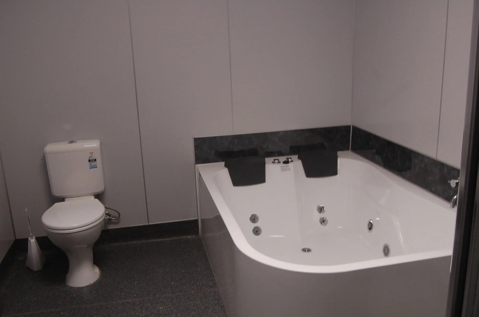 Horsham Mid City Court Motel