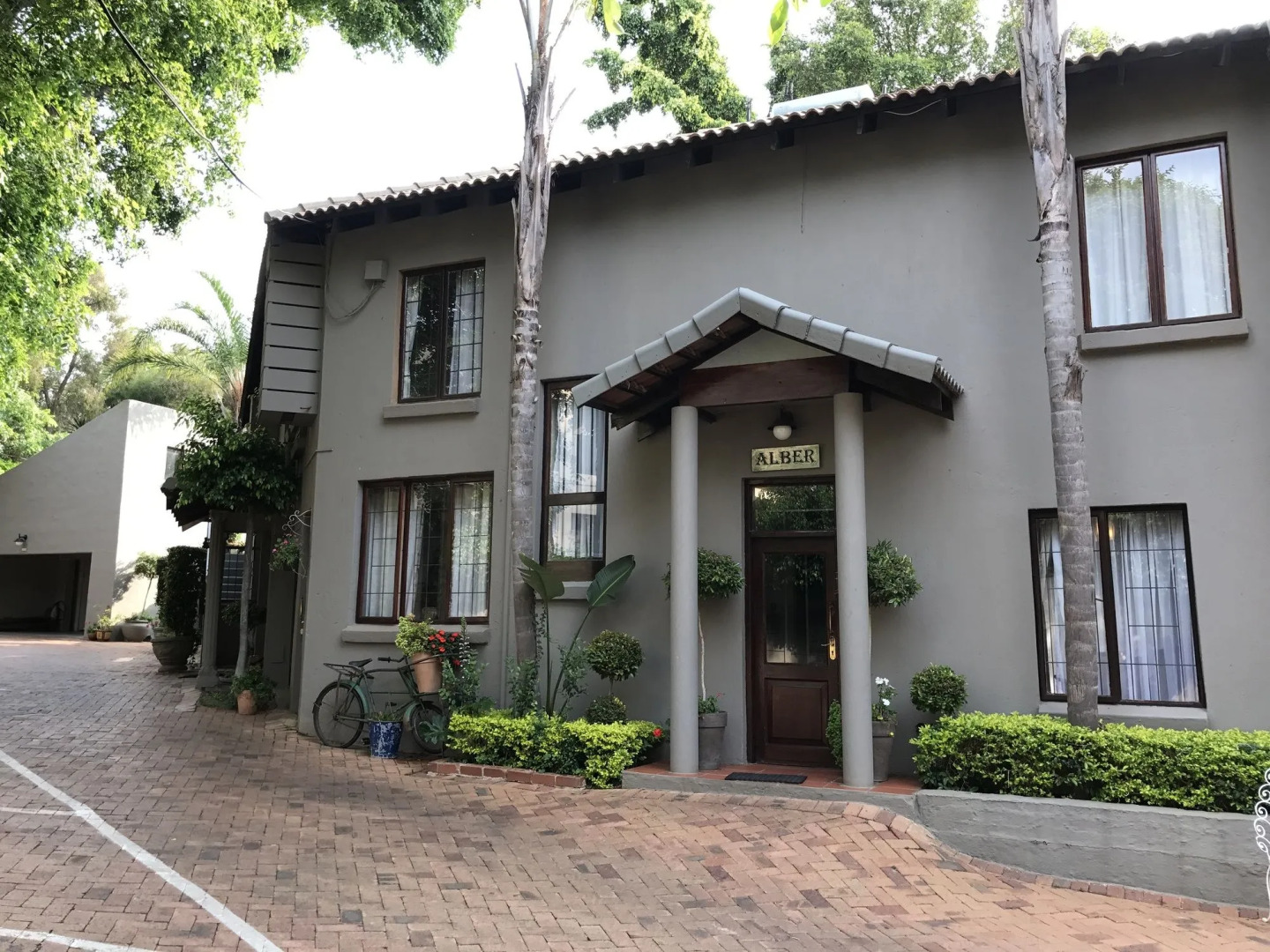 Waterhouse Guest Lodges 295 Indus Street