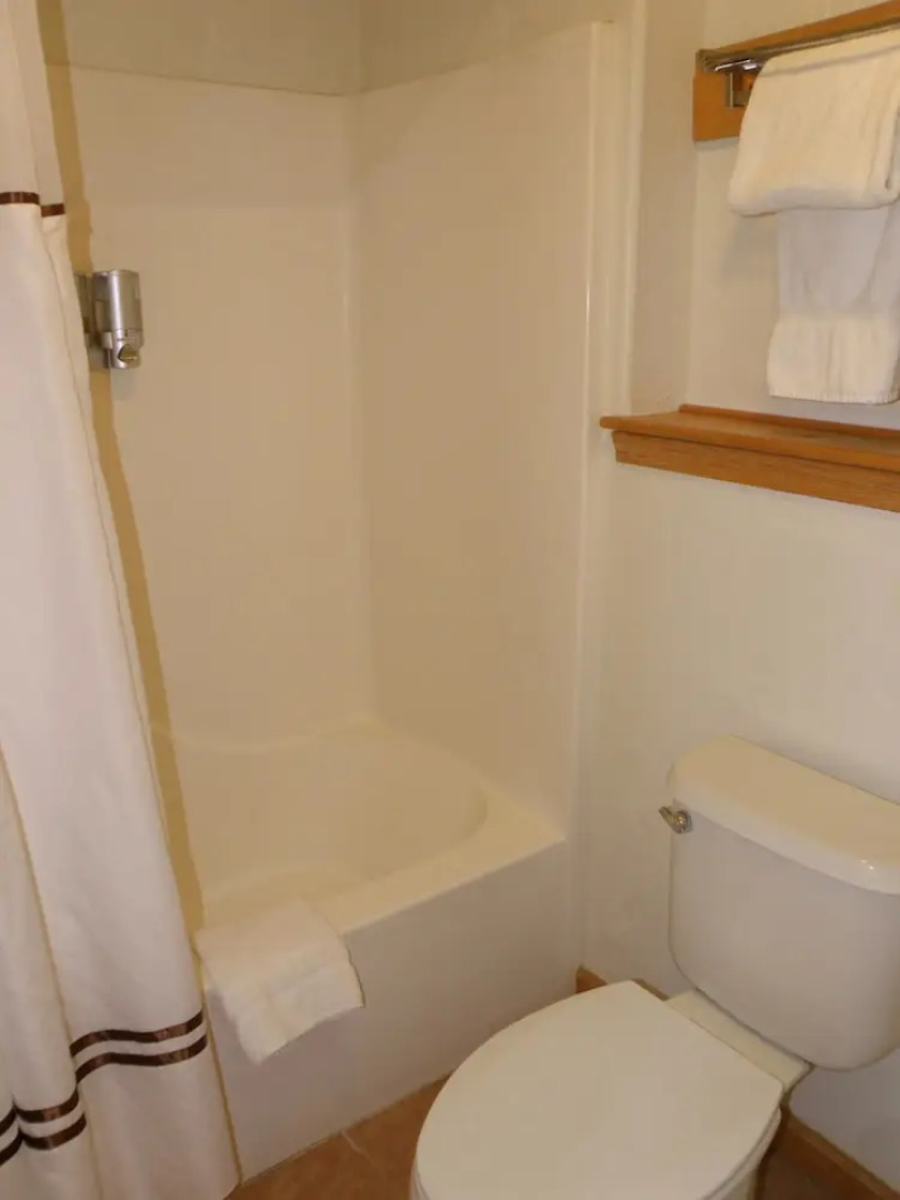 The River's Edge Motel Lodge & Resort