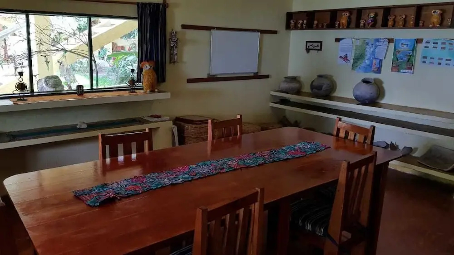 Gucumatz Lakeside Inn