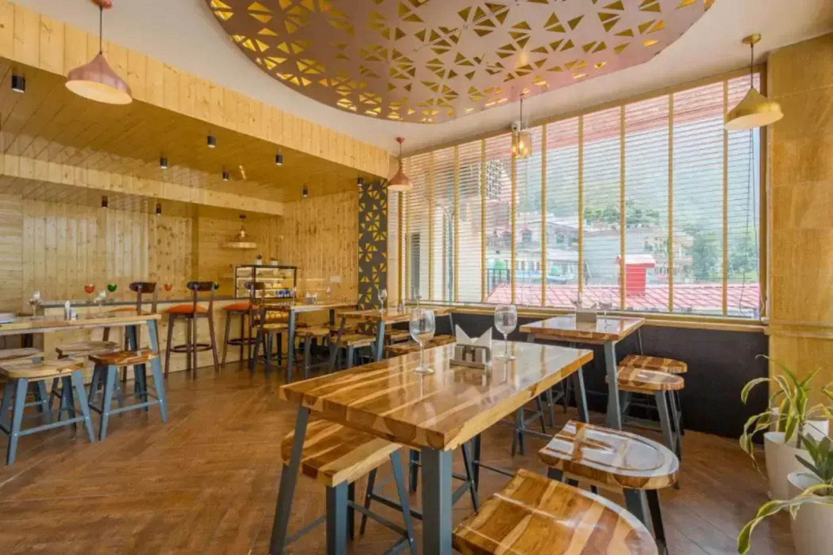 Sterling Kastoori Rudraprayag