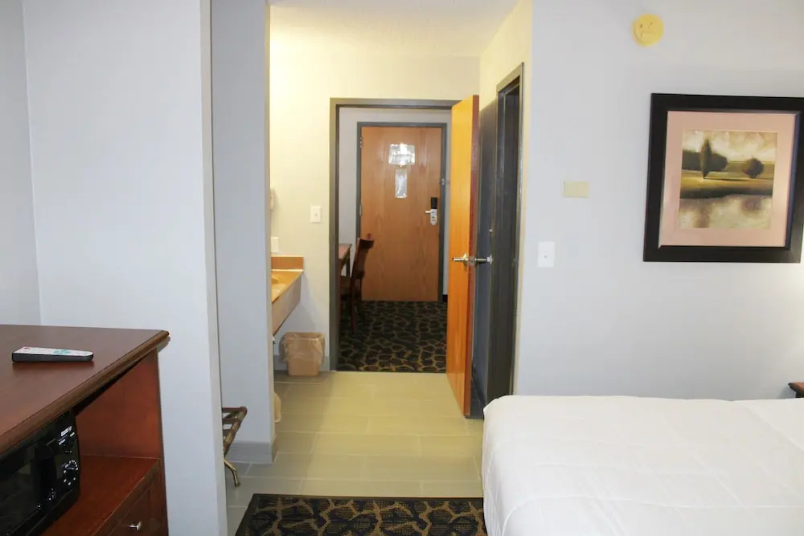 Greenlight Inn & Suites