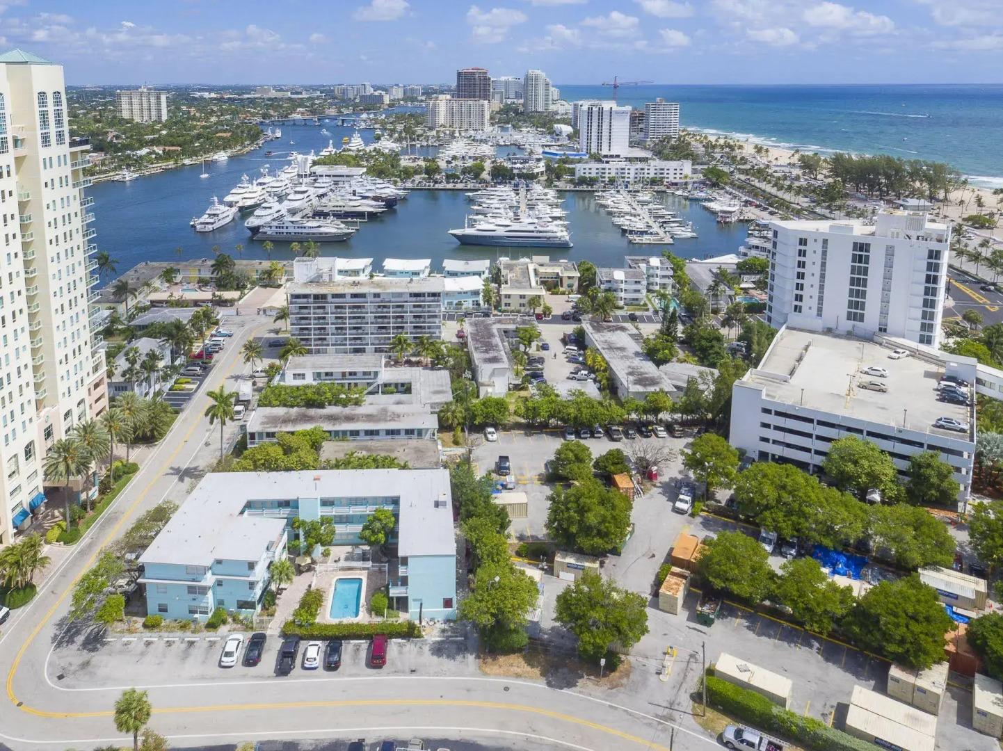 Sea Beach Plaza - Near Jungle Queen Riverboat
