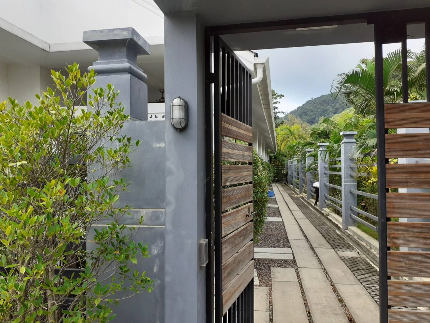 Vivace Hotel (SHA Certified)