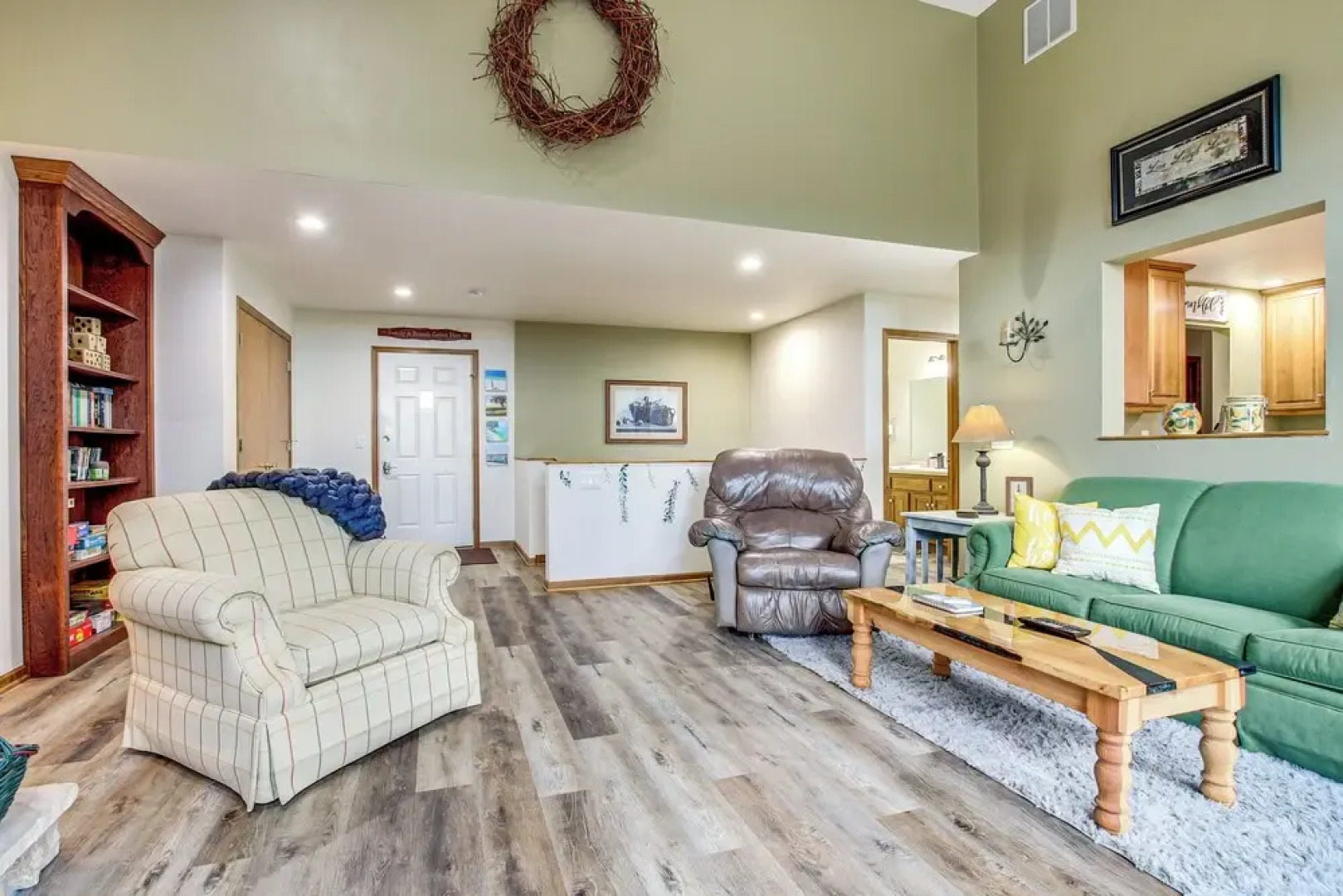 Door County Townhome: Pool Access, 1 Mi to Beach!