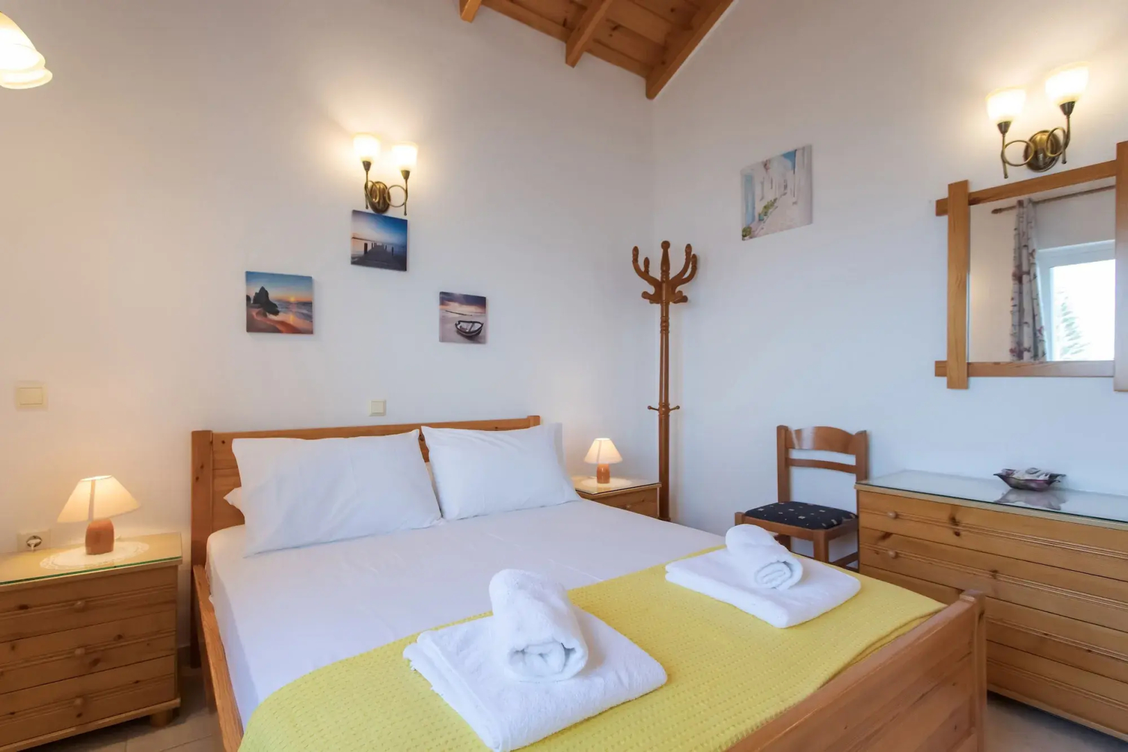 Manos Apartments