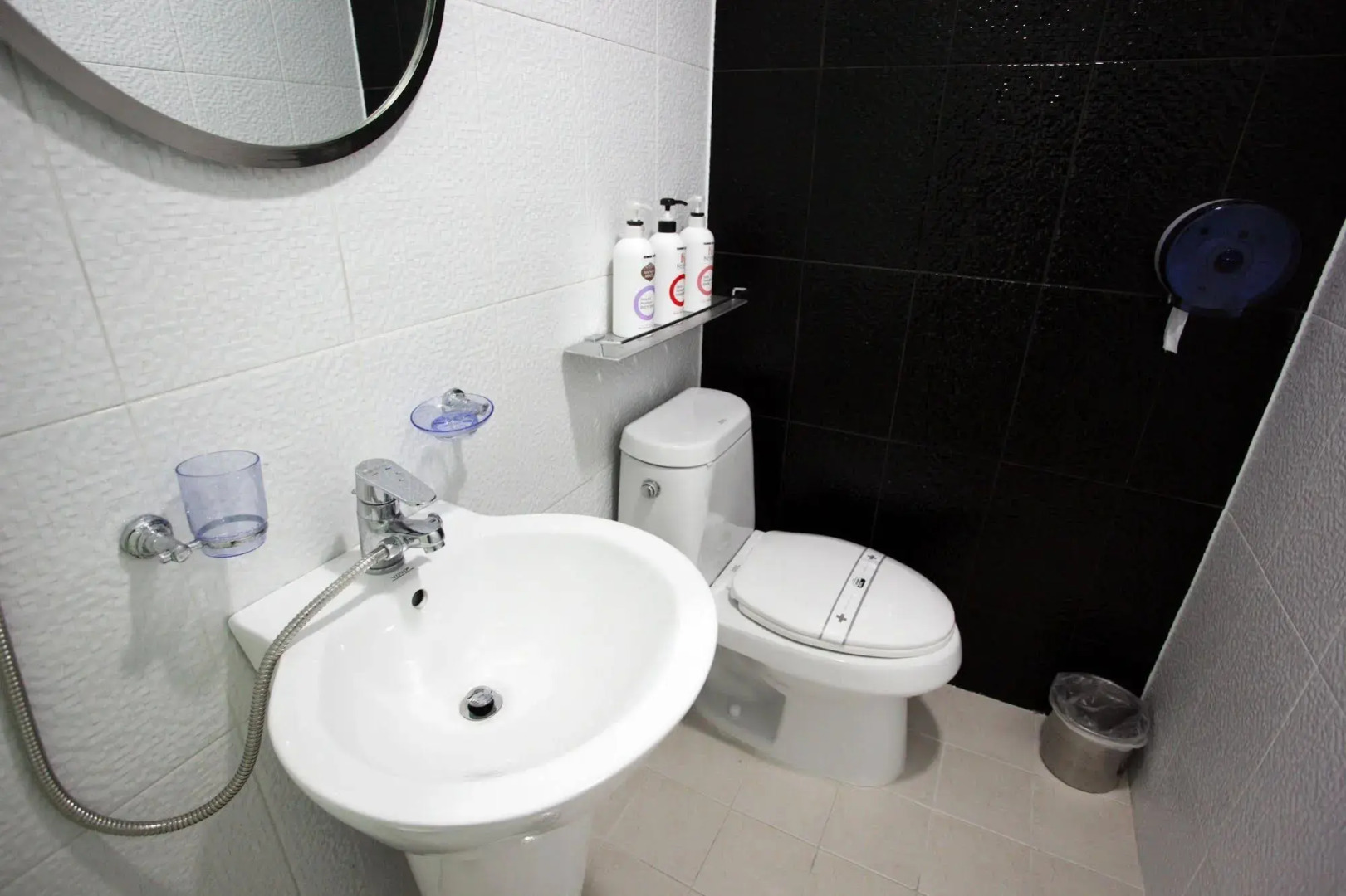 Ekonomy Hotel Myeongdong Central