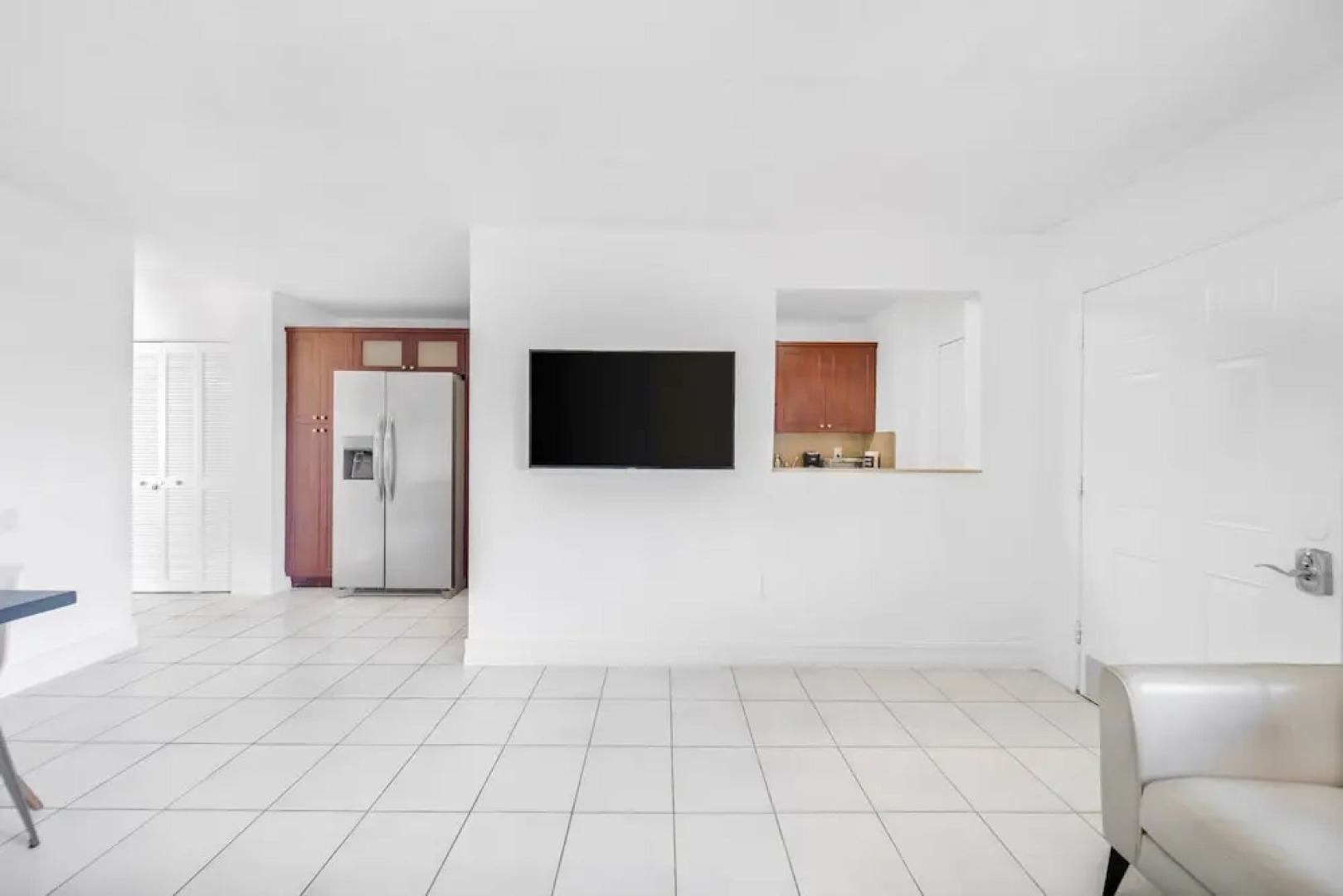 Waterfront One-Bedroom Apt