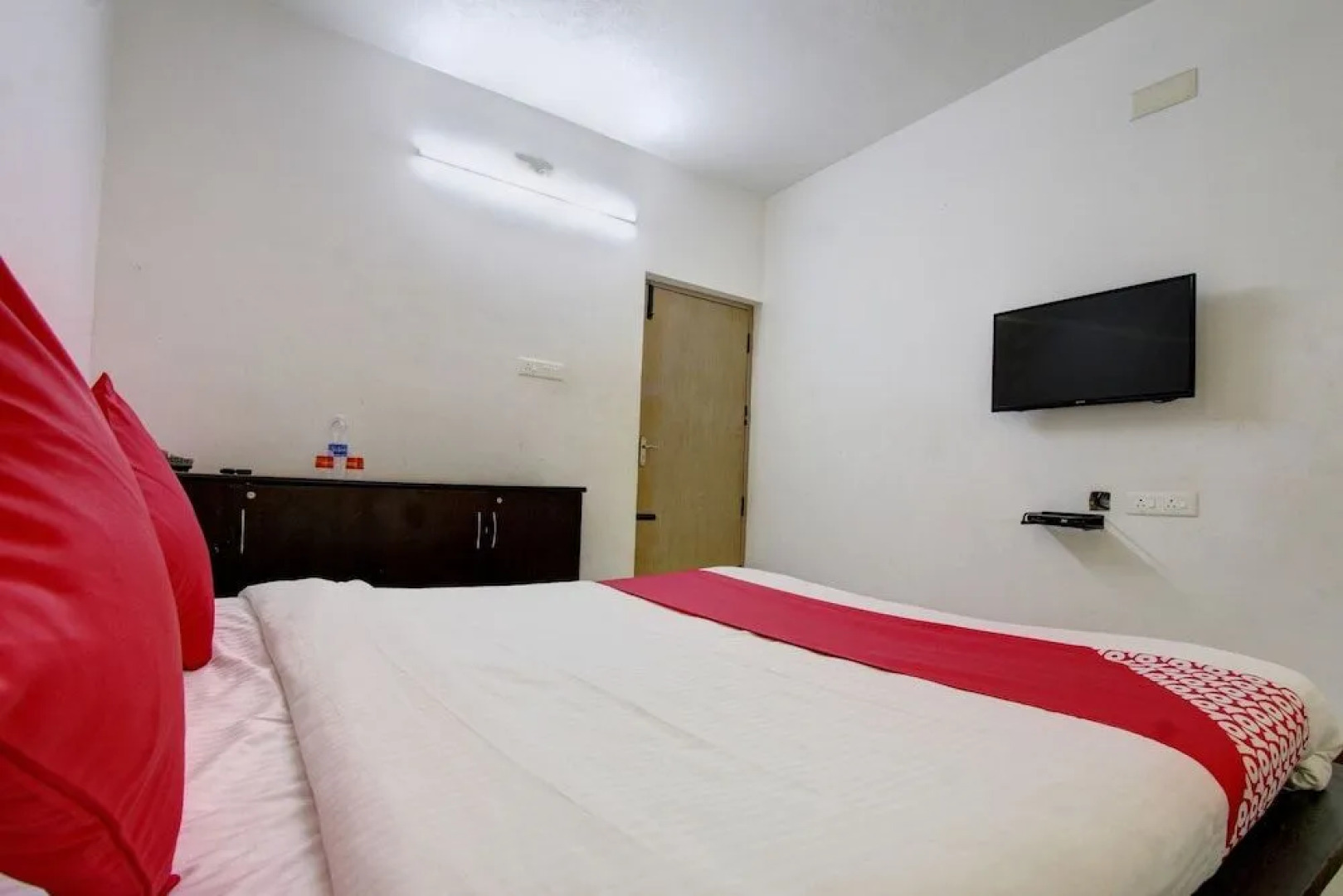 Oyo 46168 Sky Hotels