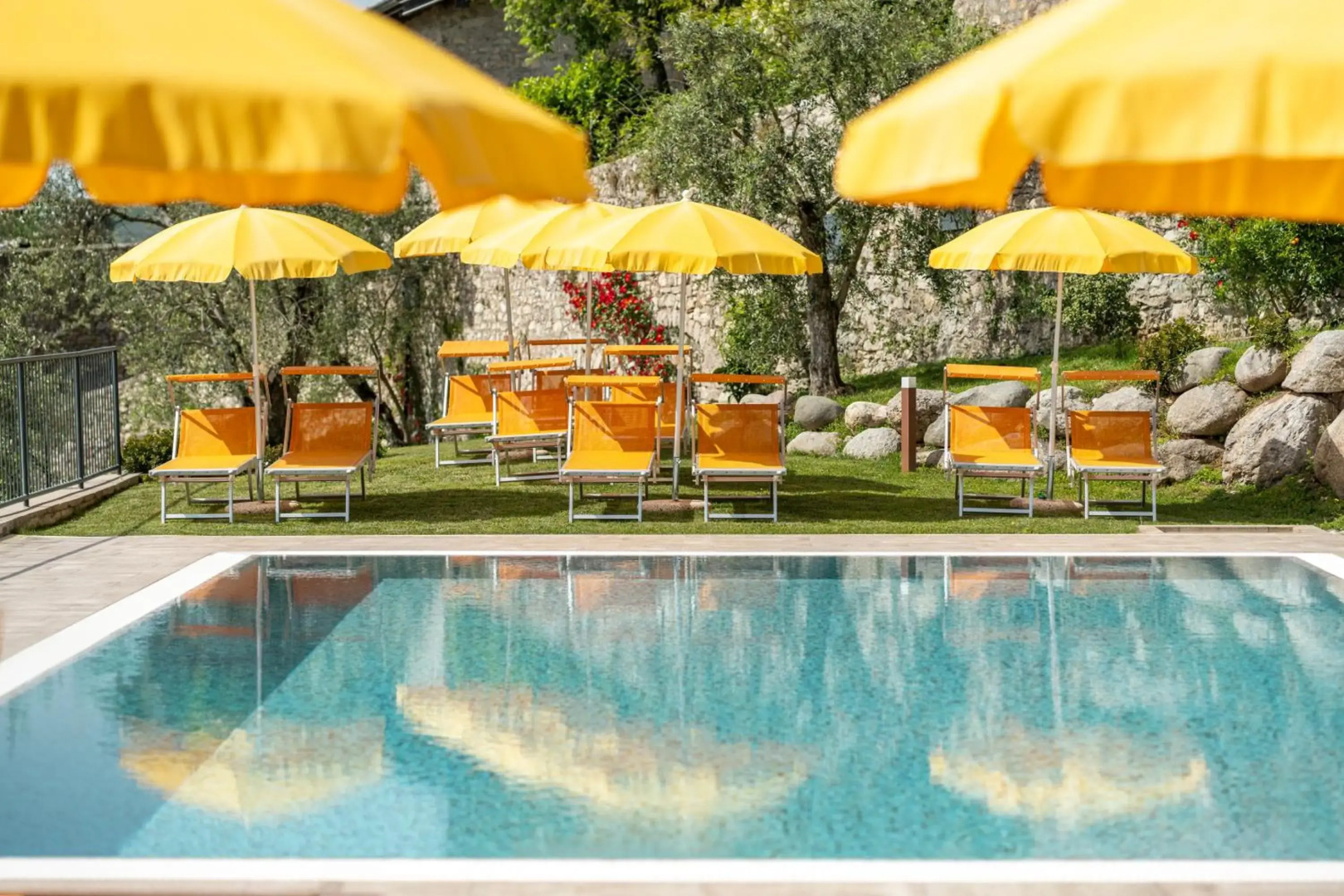 Residence Dany Appartamenti Con Cucina Vista Lago Piscina E Parcheggio