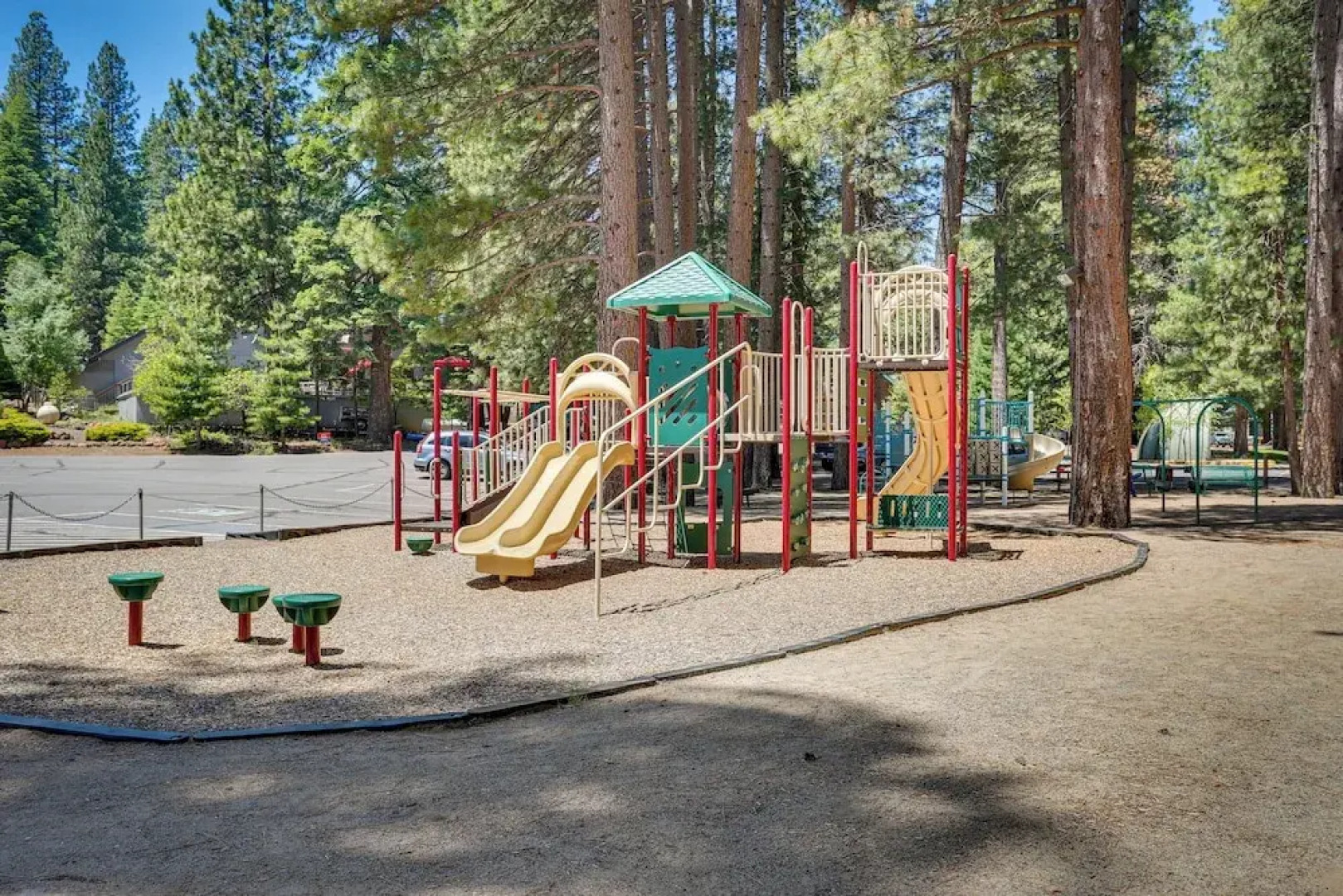 Woodsy Lake Almanor Cabin w/ Community Perks!