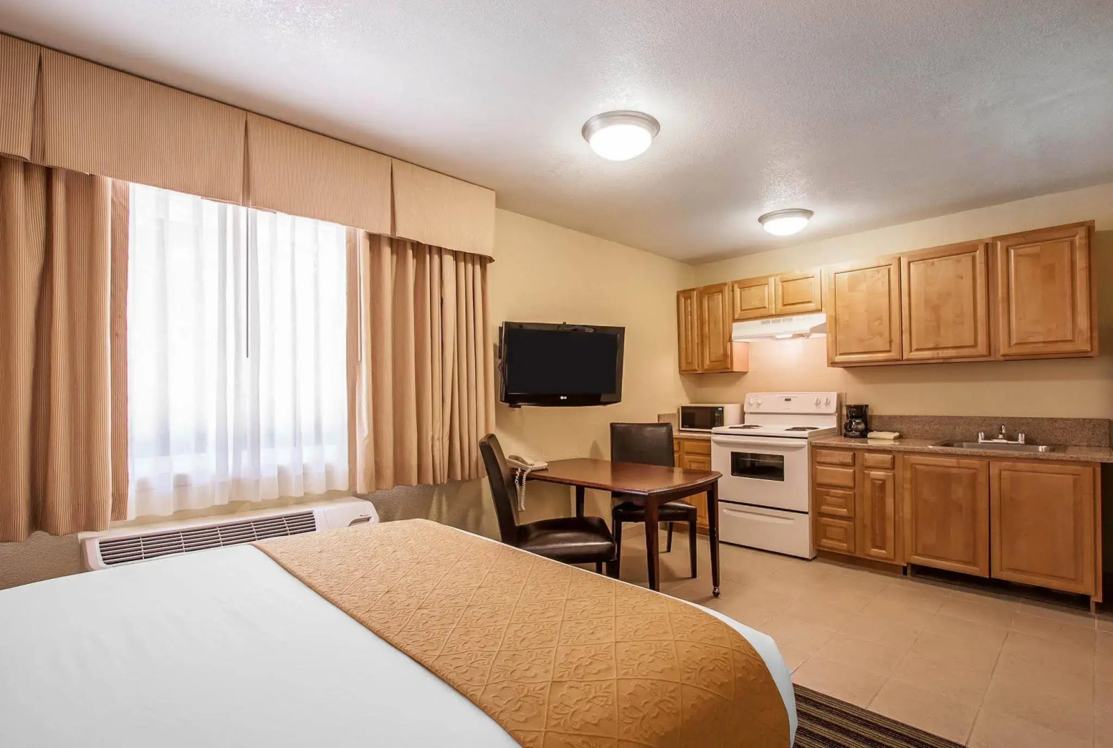 Quality Inn & Suites Vancouver - Hazel Dell