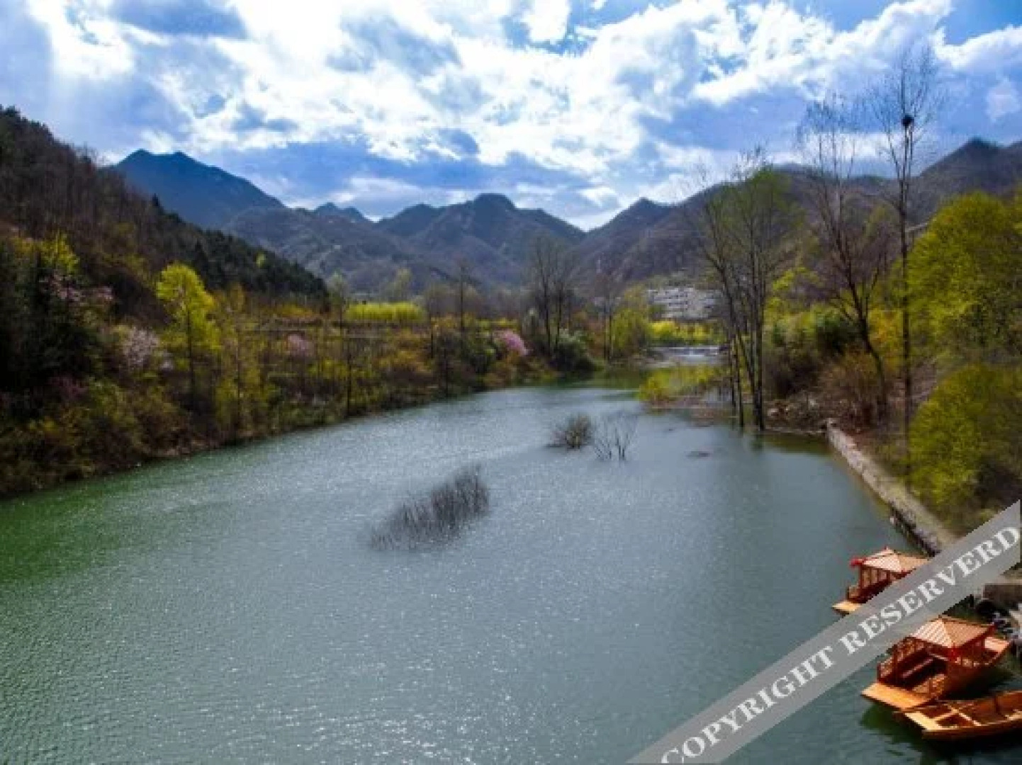 Yihe Funiu Shanju Hot Spring  Hotel