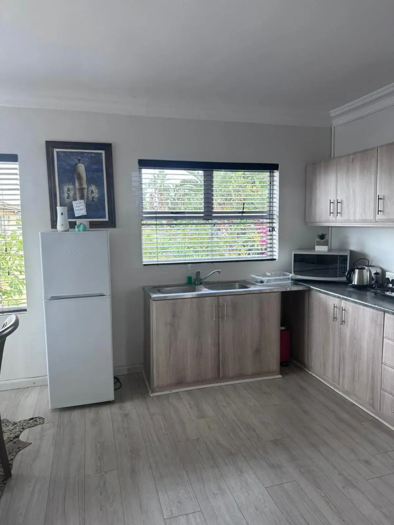 14 on Braemar Studio Apartment