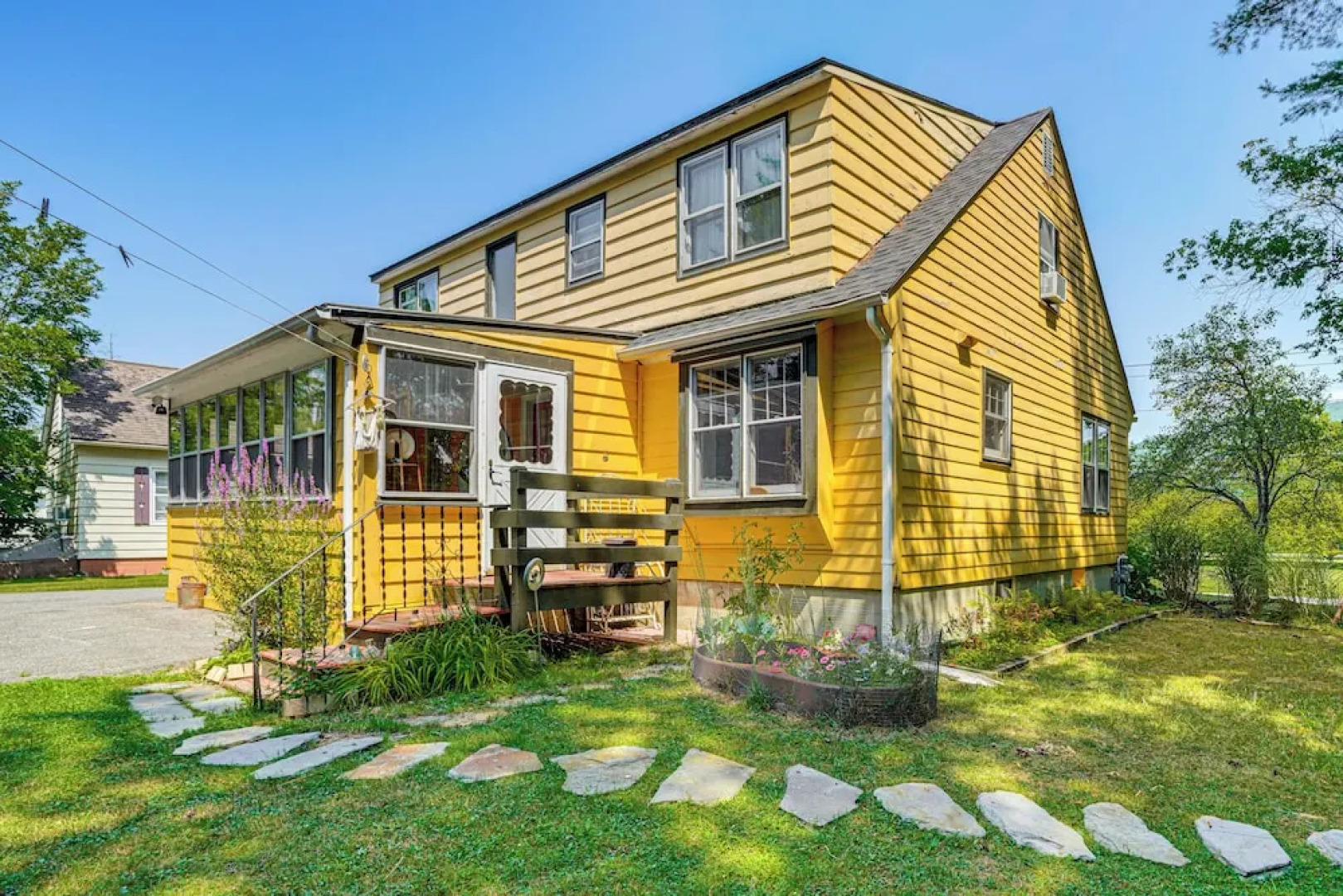 1 Mi to Dtwn: Beautiful Home in Williamstown!