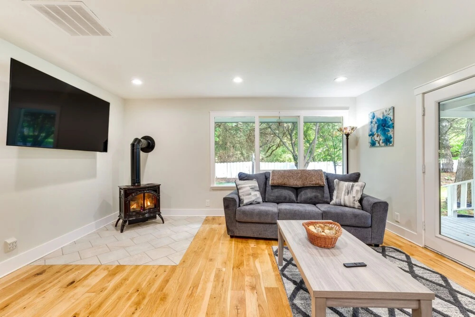 Twin Falls Vacation Rental w/ Yard < 3 Mi to Town!