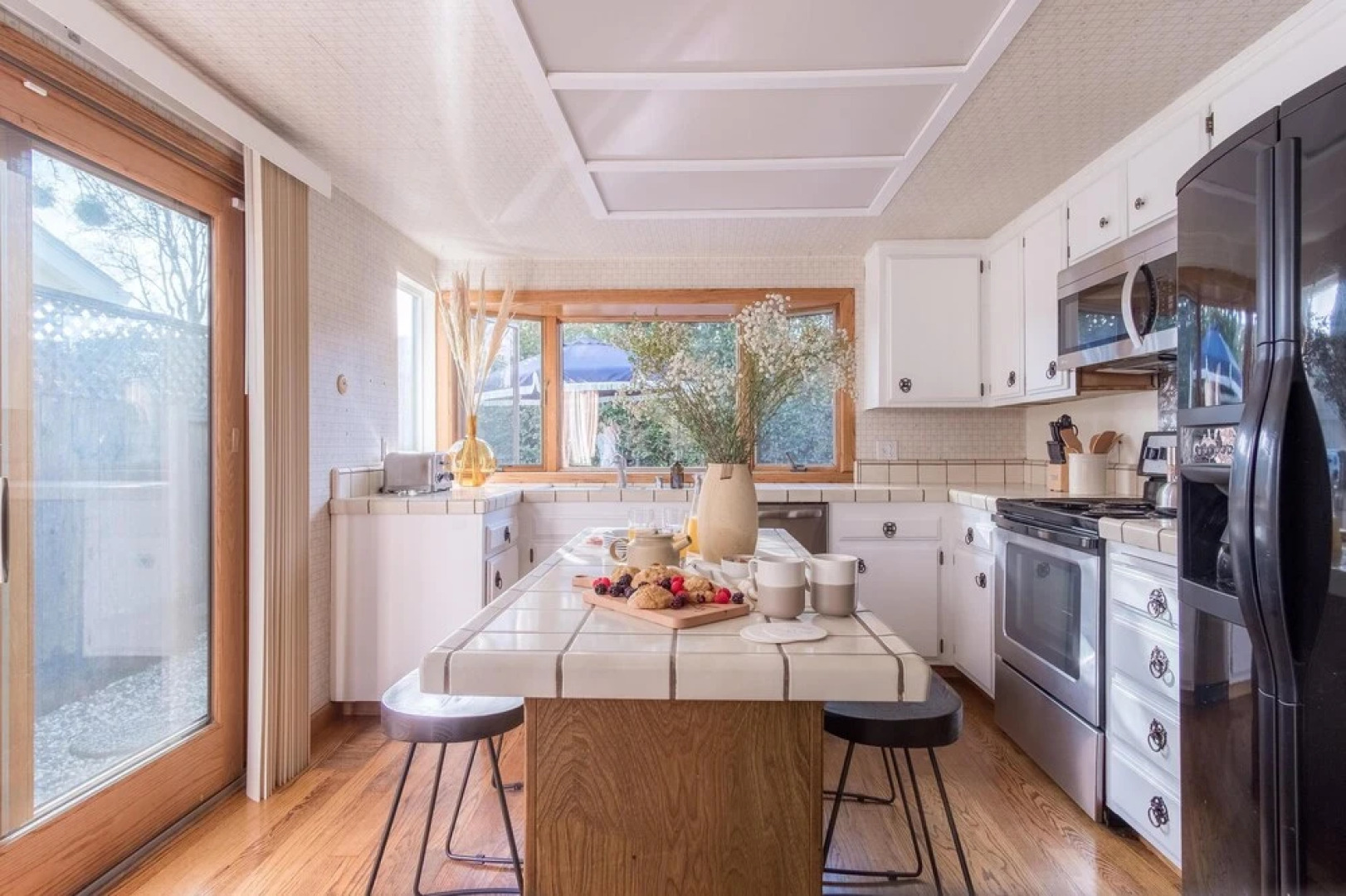 Marigold - Warm & Stylish Home in Wine Country w Pool