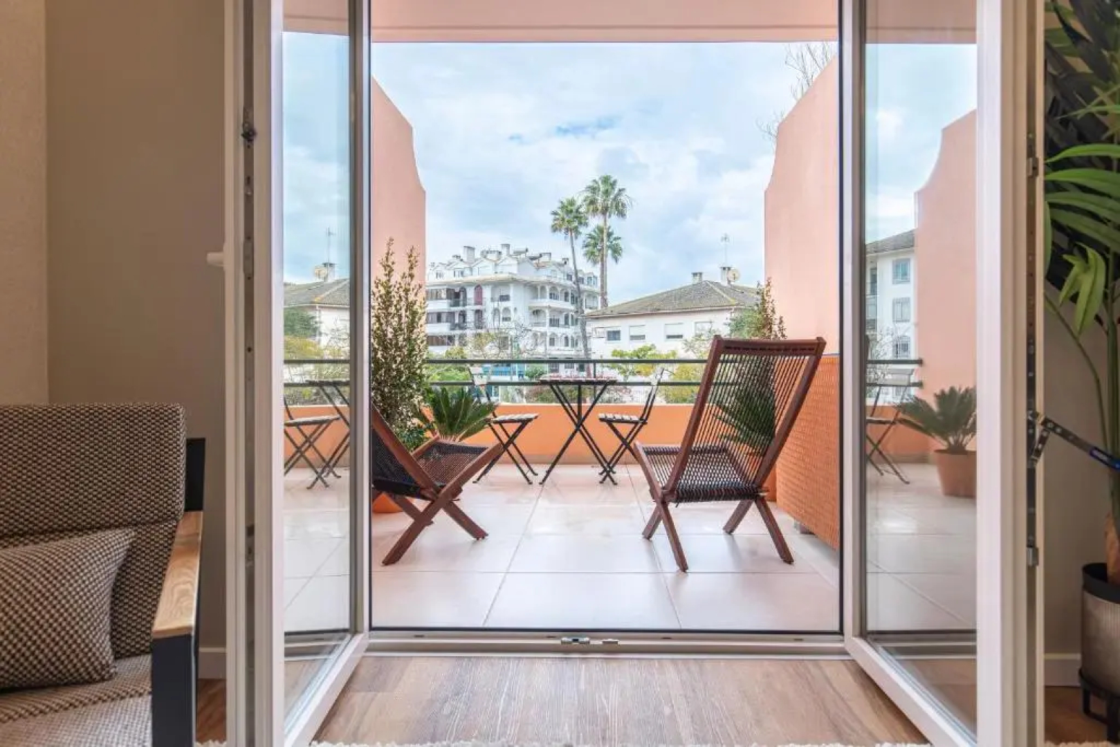 Deluxe 2BDR Apartment in Carcavelos by LovelyStay