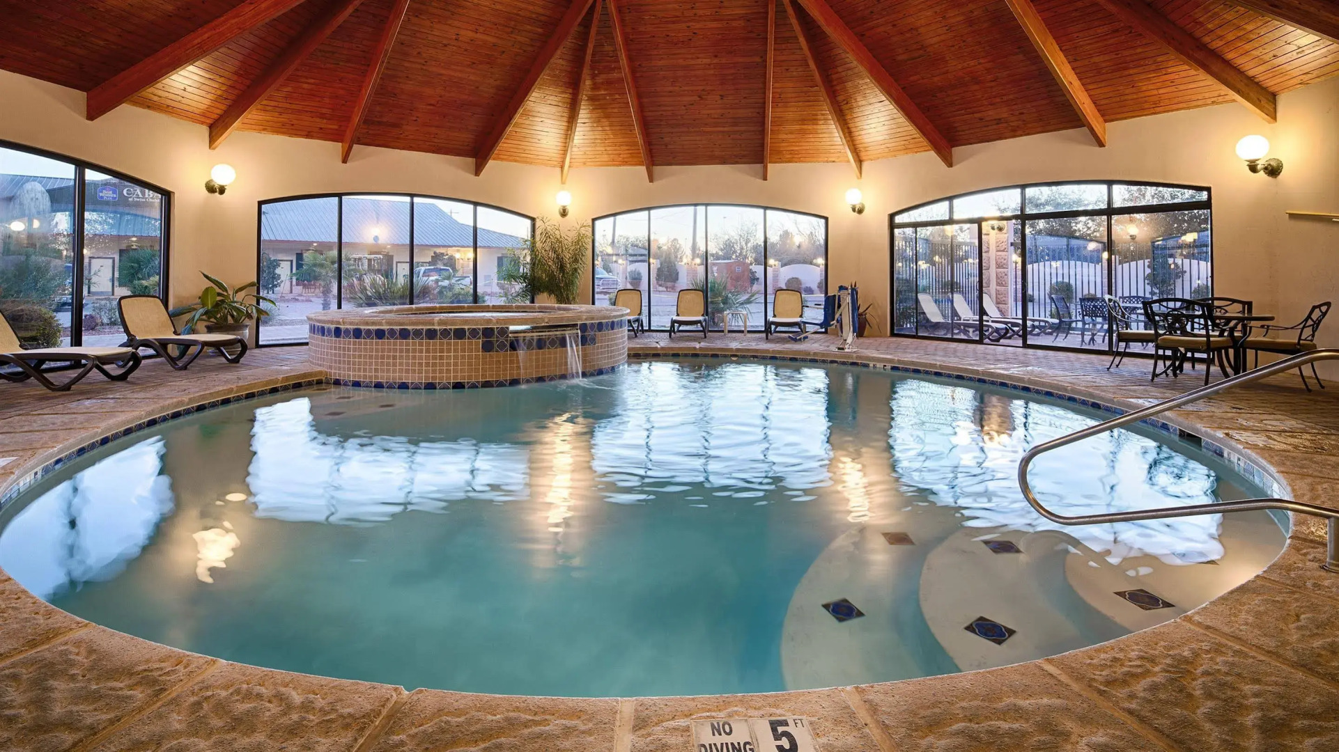 Best Western Plus Swiss Chalet Hotel & Suites