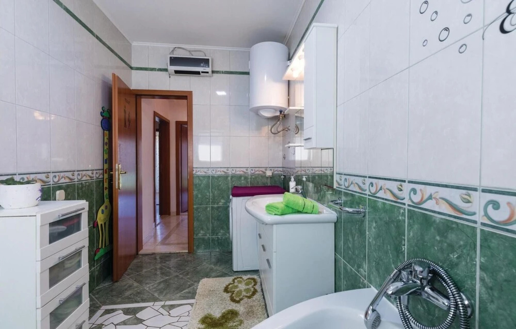 Nice Home in Bacinska Jezera With Wifi and 3 Bedrooms