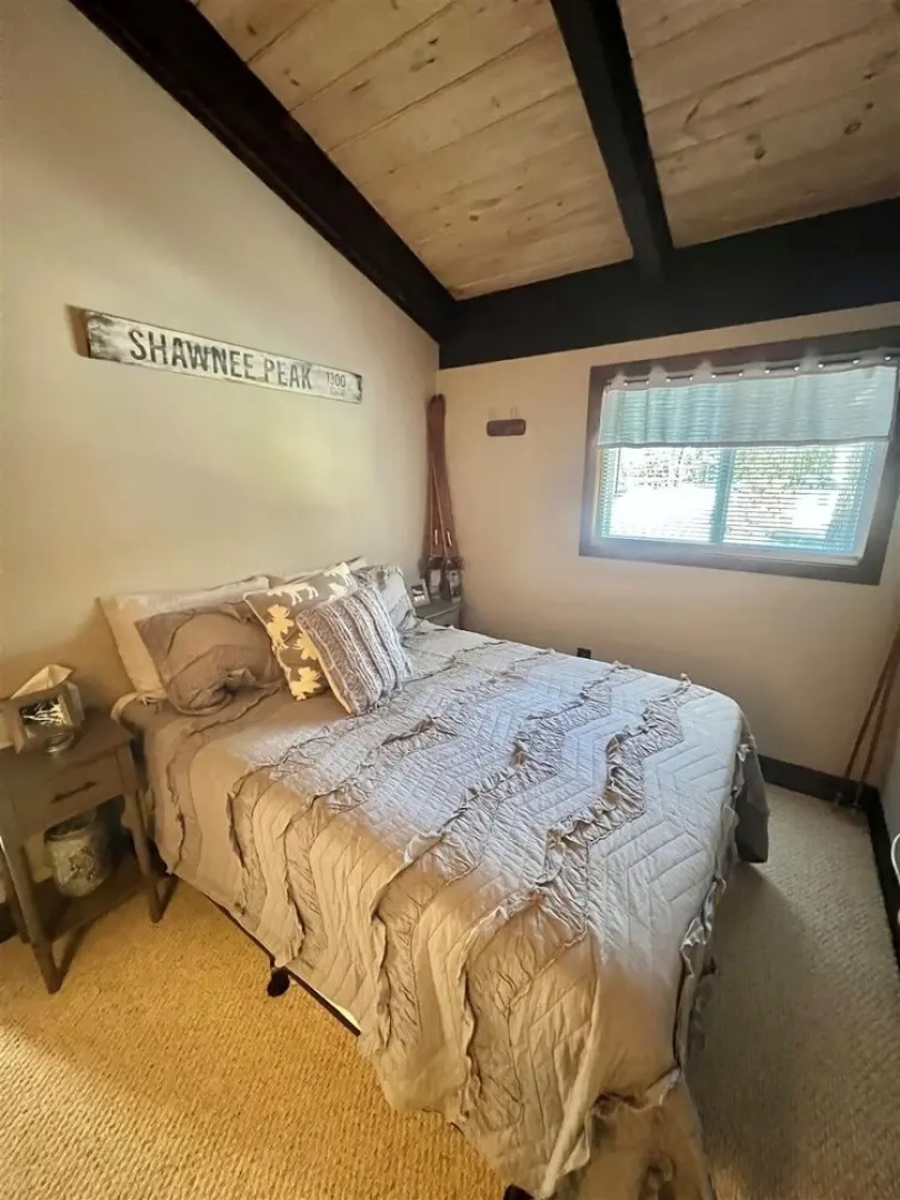 Alpine Village Getaway Limit 8 3 Bedroom Cottage by RedAwning